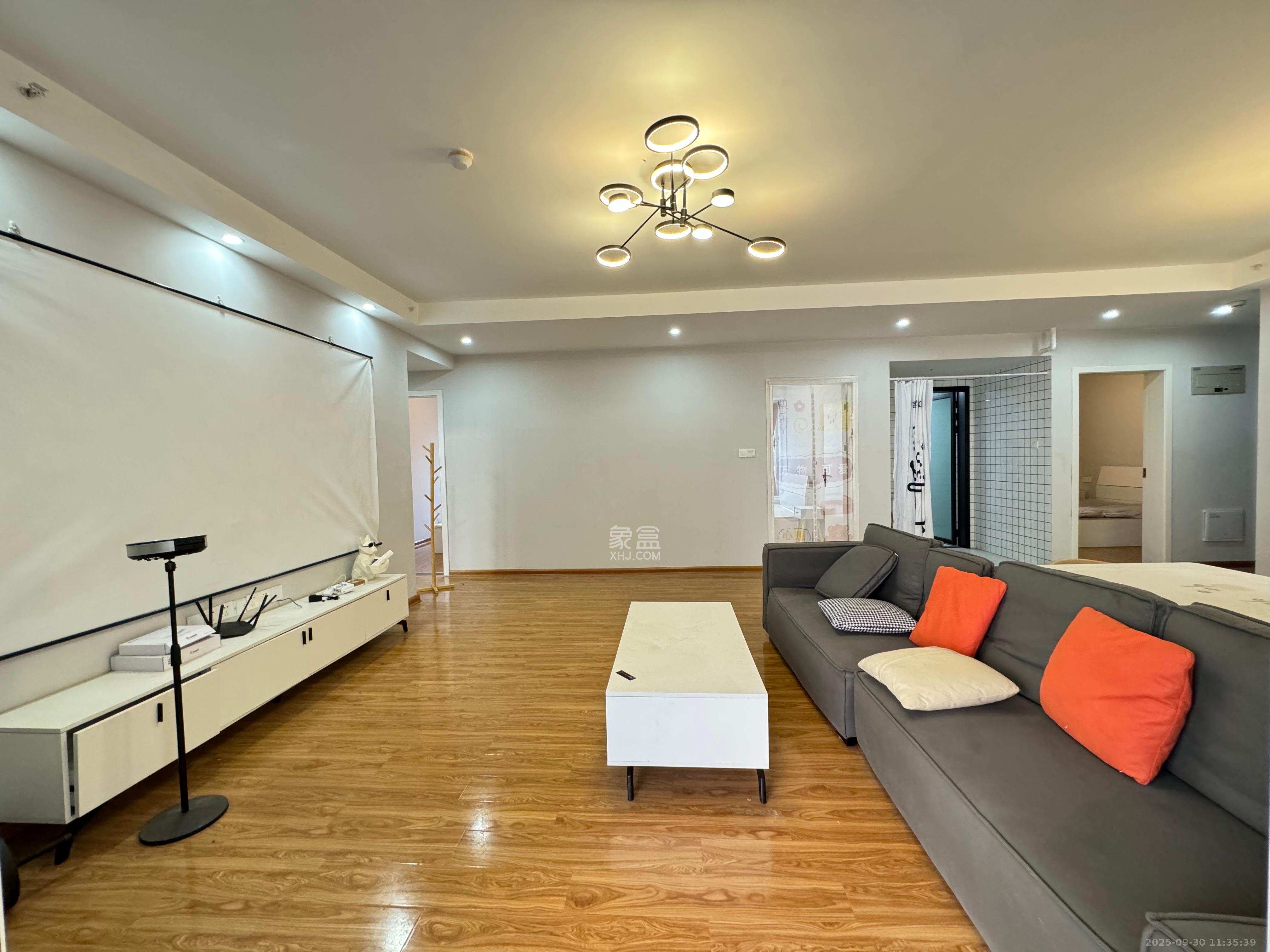 北辰三角洲E7区 4室1厅2卫 4500.0元/月 北辰三角洲E7区 4室1厅2卫 4500.0元/月室内图