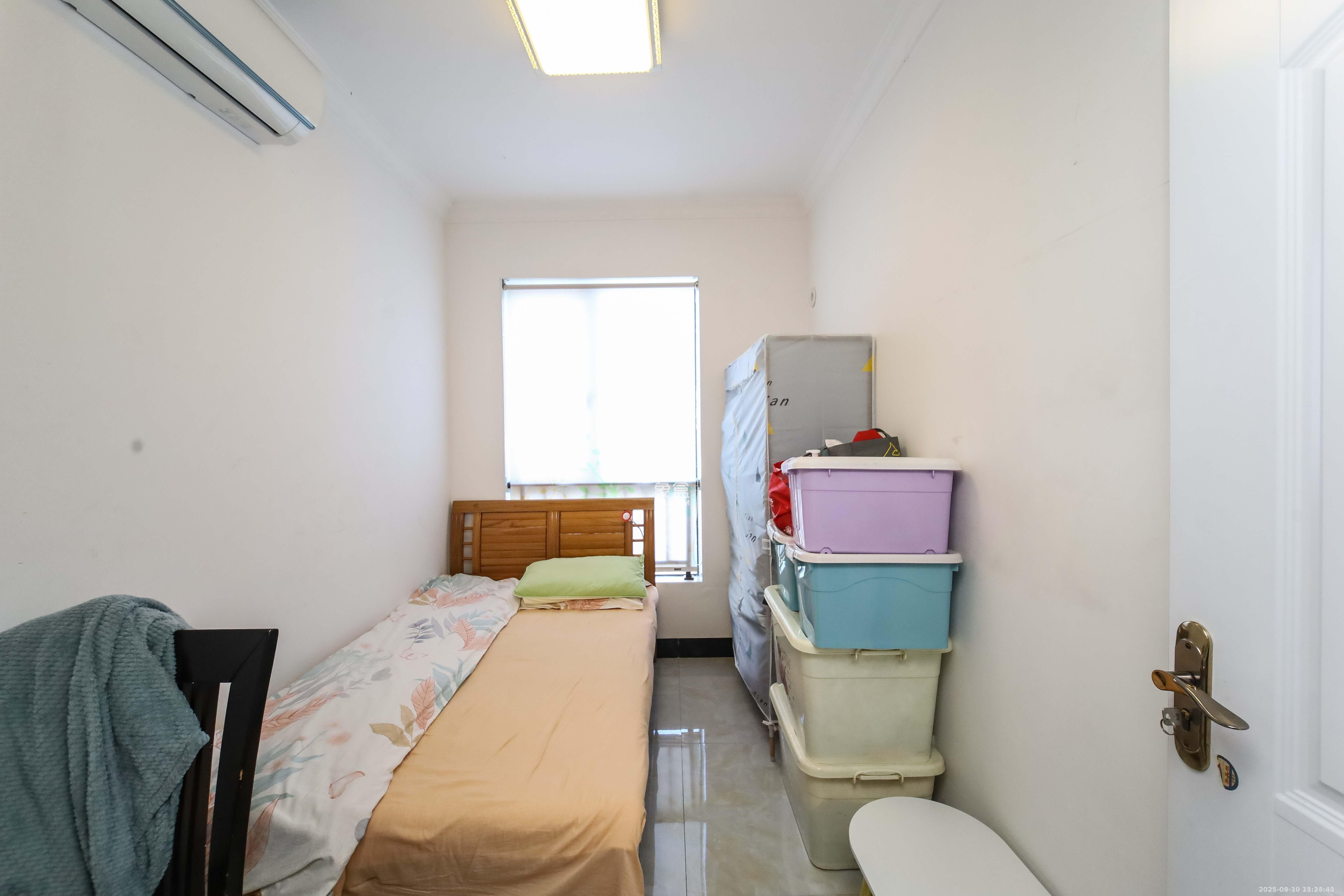 天下一家  3室2厅1卫    2700.0元/月室内图