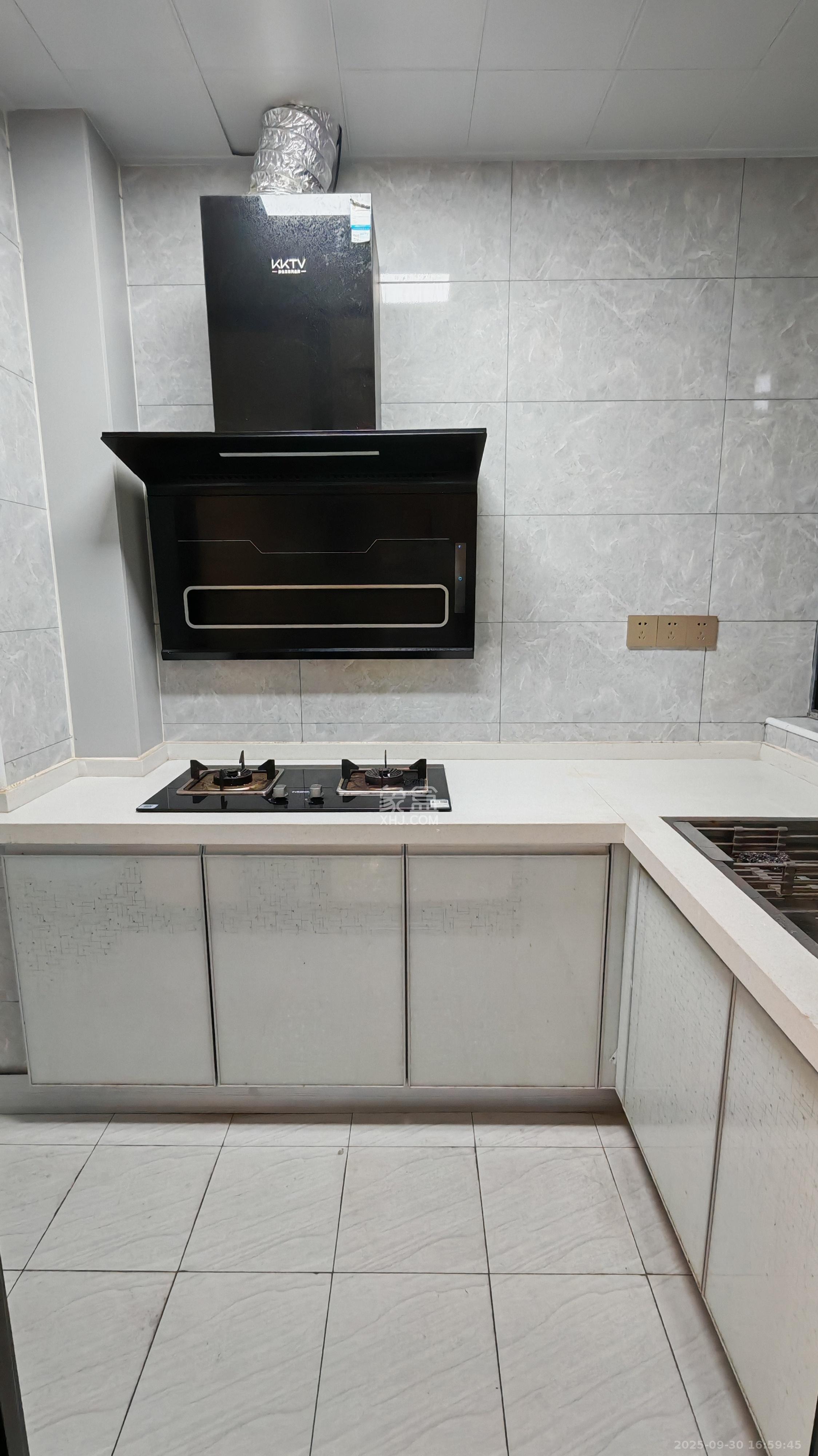 枫华府第  3室2厅2卫    2300.0元/月室内图