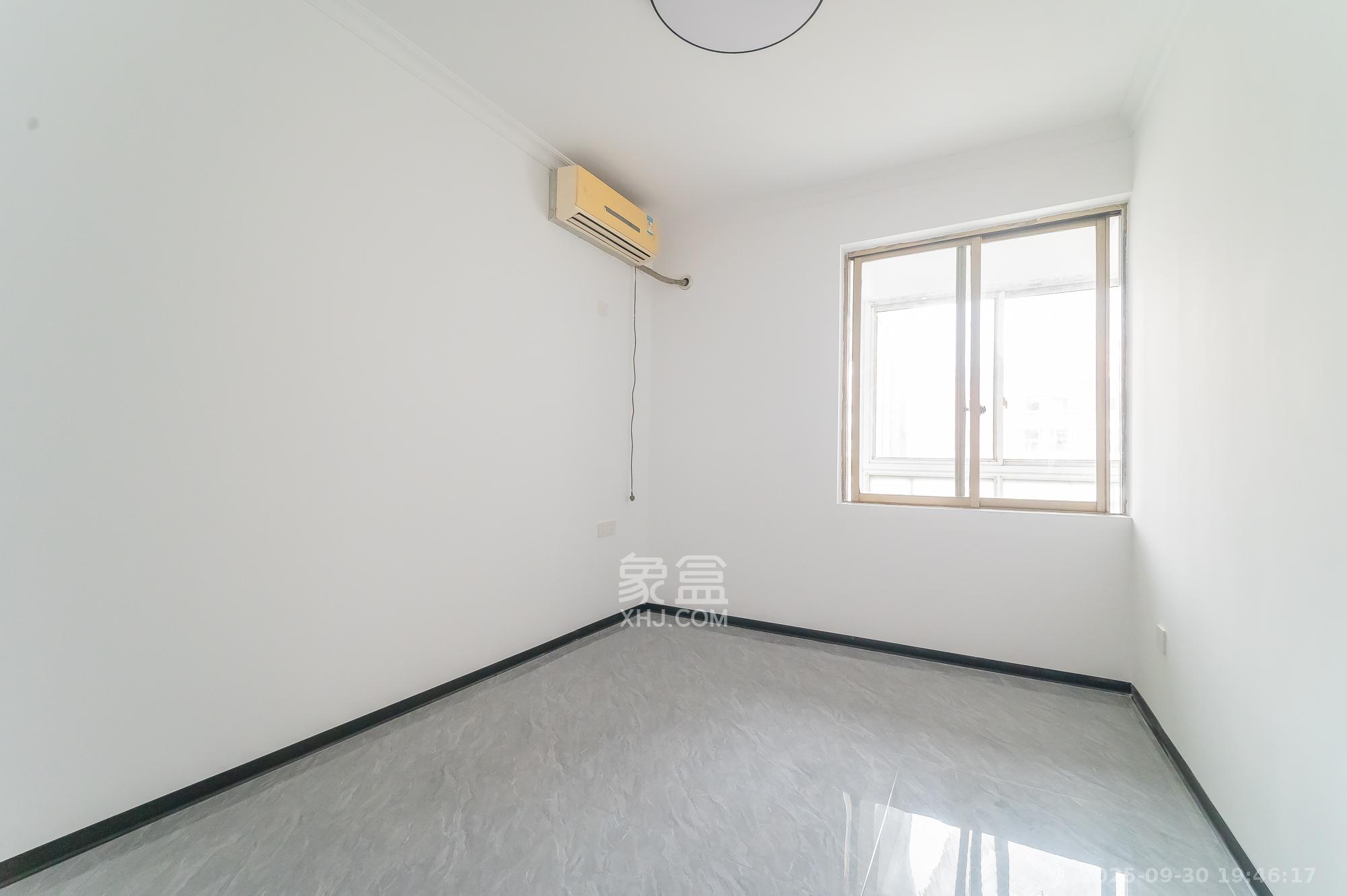 阳光丽景  3室2厅2卫    79.8万卧室