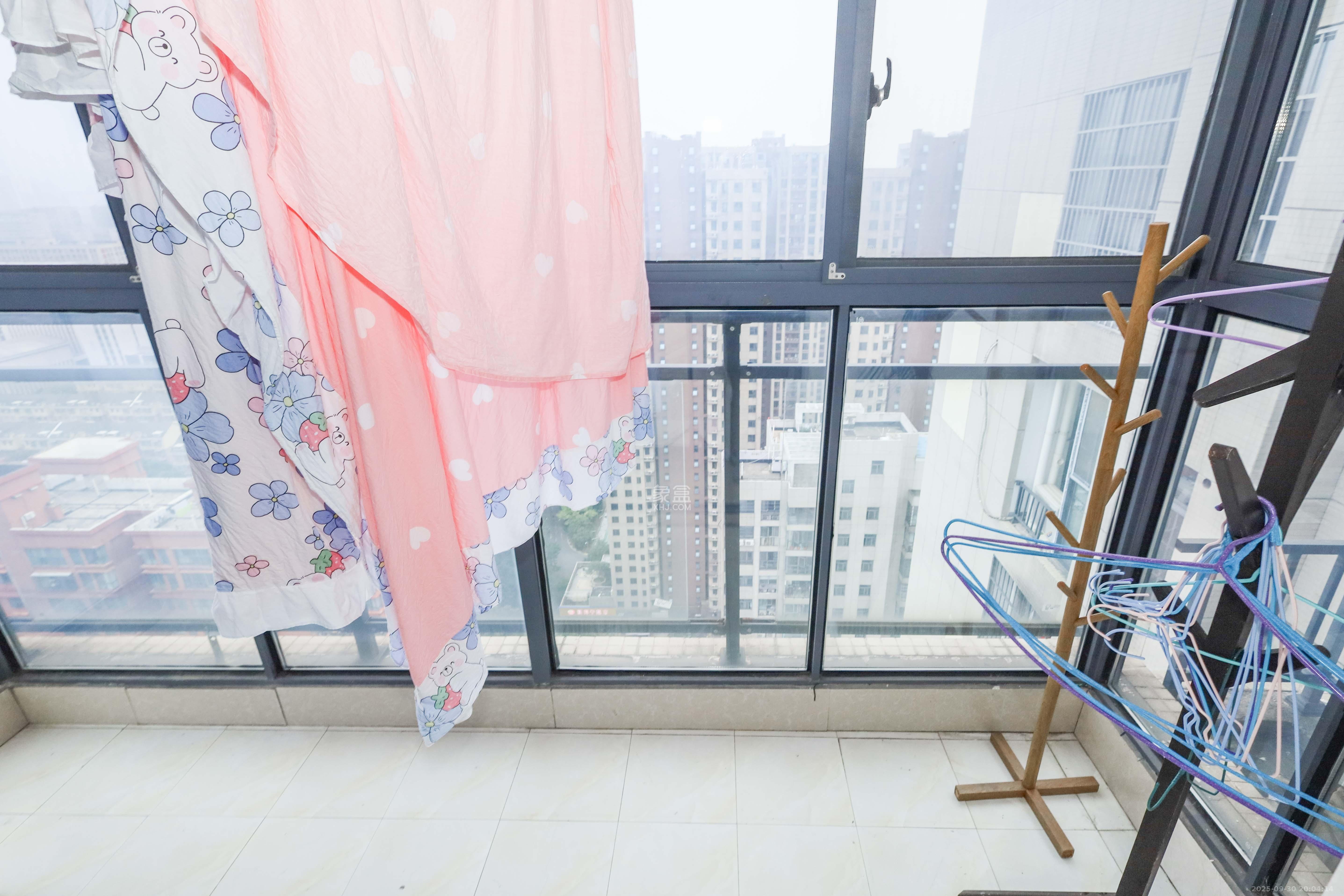 华侨假日中心（晟华苑）  4室2厅1卫    83.0万阳台