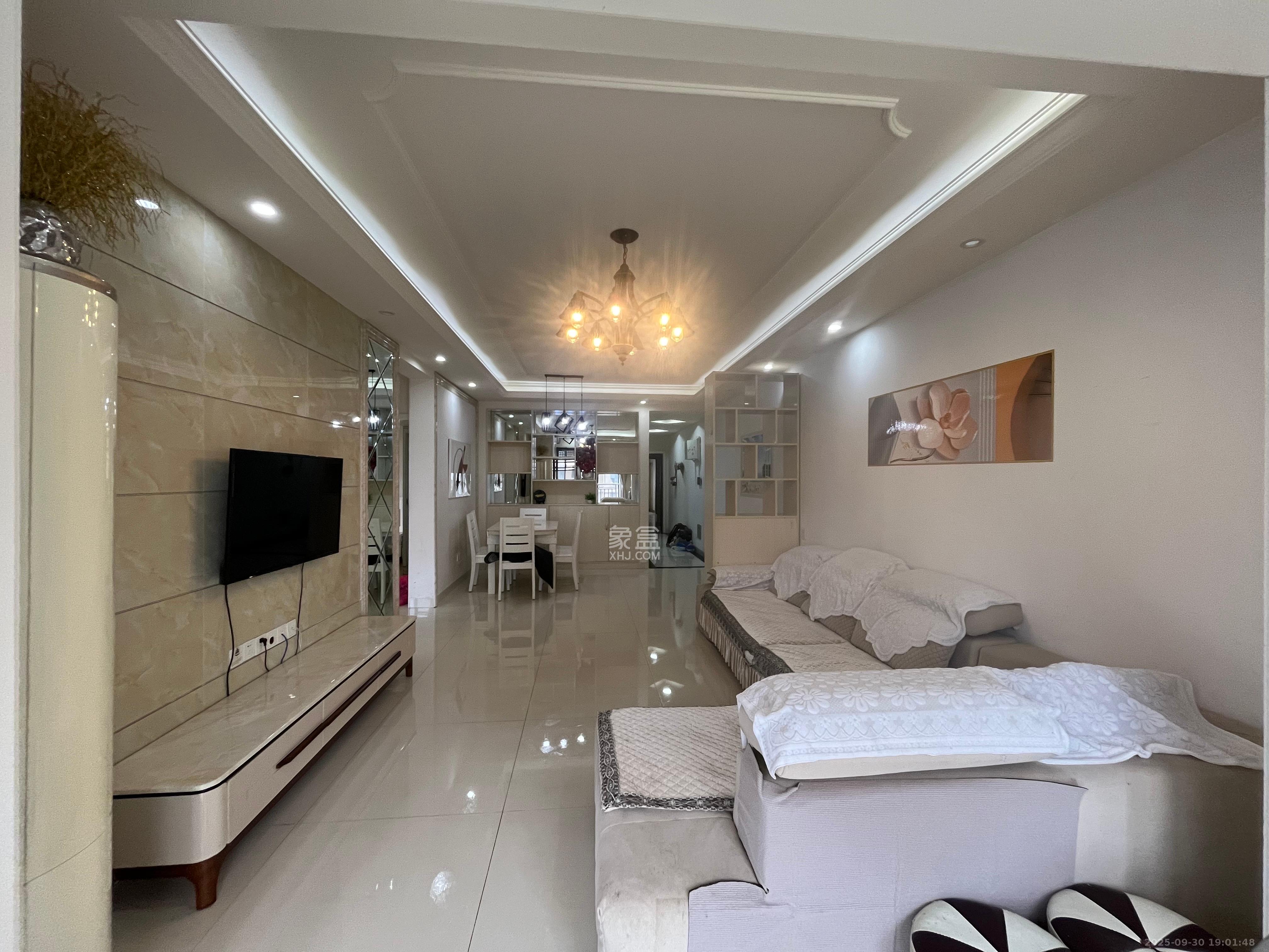 润和紫郡一期  3室2厅1卫    1600.0元/月