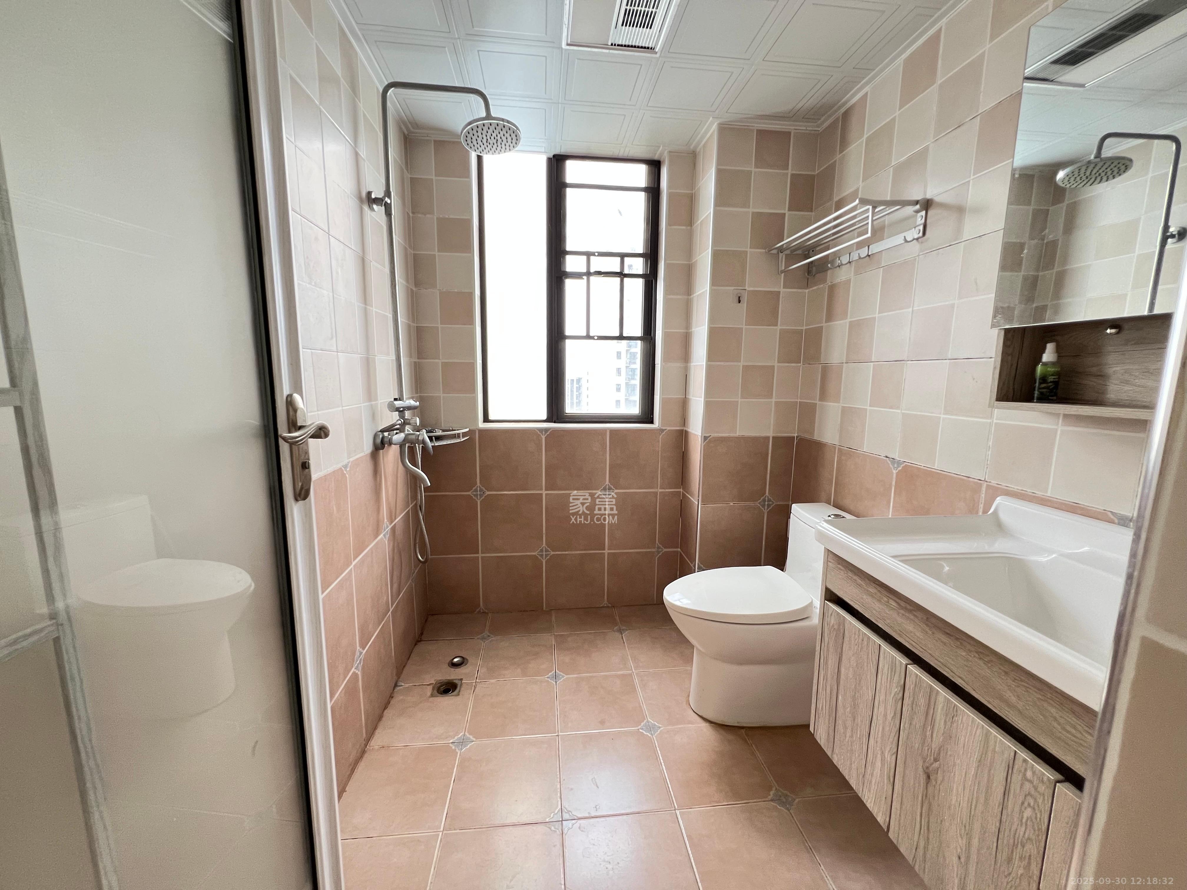 中国铁建梅溪青秀二期 3室2厅2卫 3000.0元/月 中国铁建梅溪青秀二期 3室2厅2卫 3000.0元/月室内图