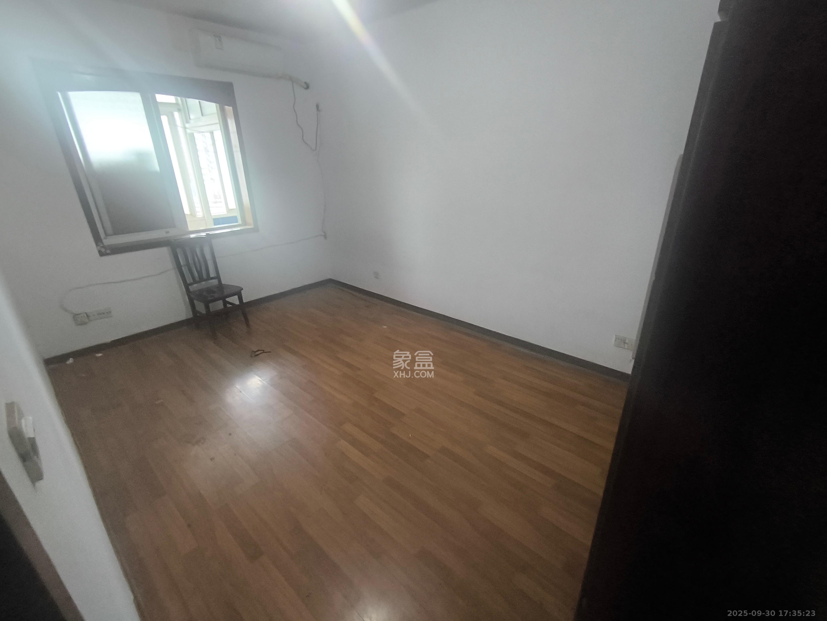 苏家巷民主党派宿舍  3室1厅1卫    3500.0元/月室内图