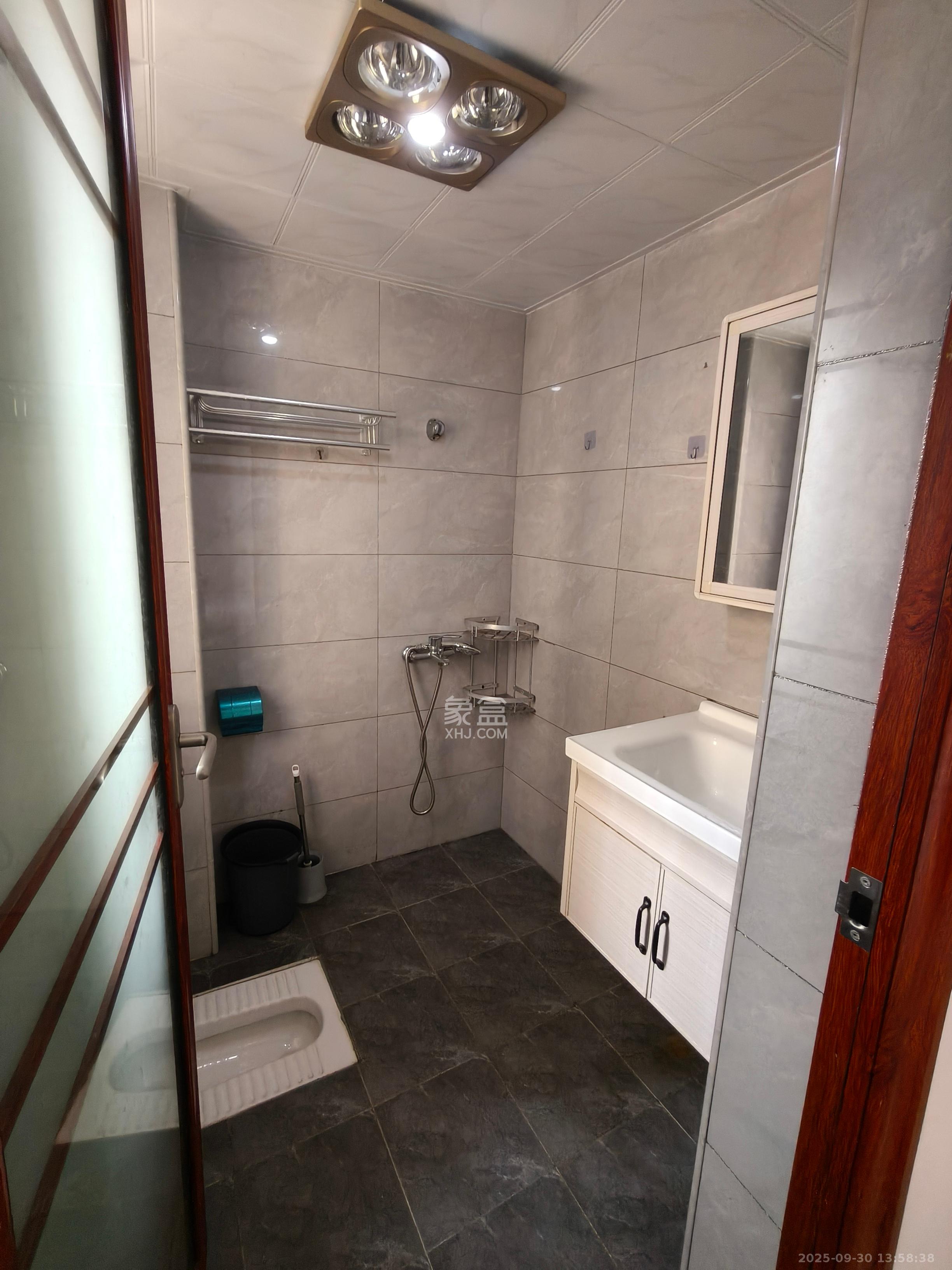 星城新宇川河苑 1室1厅1卫 1350.0元/月 星城新宇川河苑 1室1厅1卫 1350.0元/月室内图