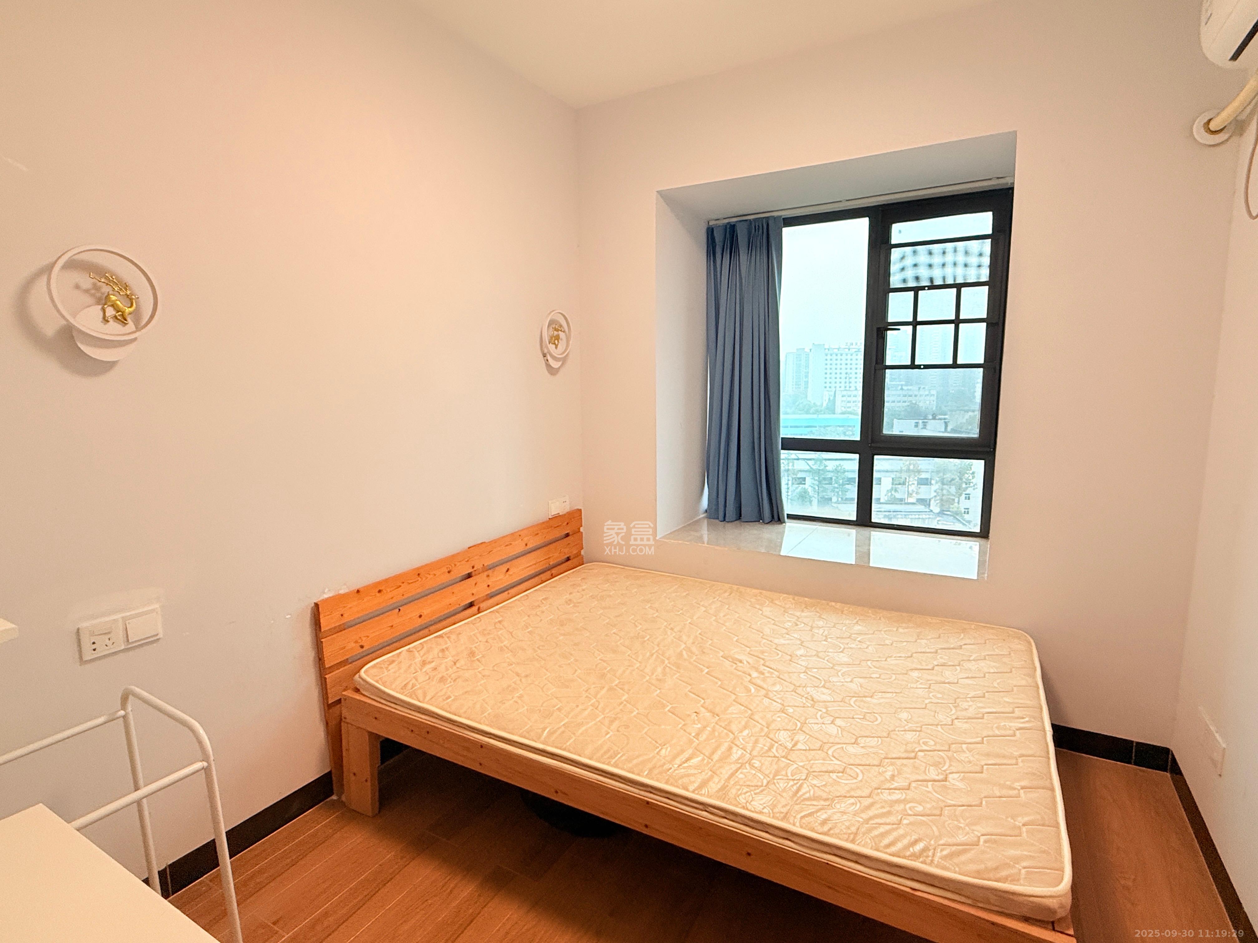 振业城三期  4室2厅2卫    3000.0元/月室内图