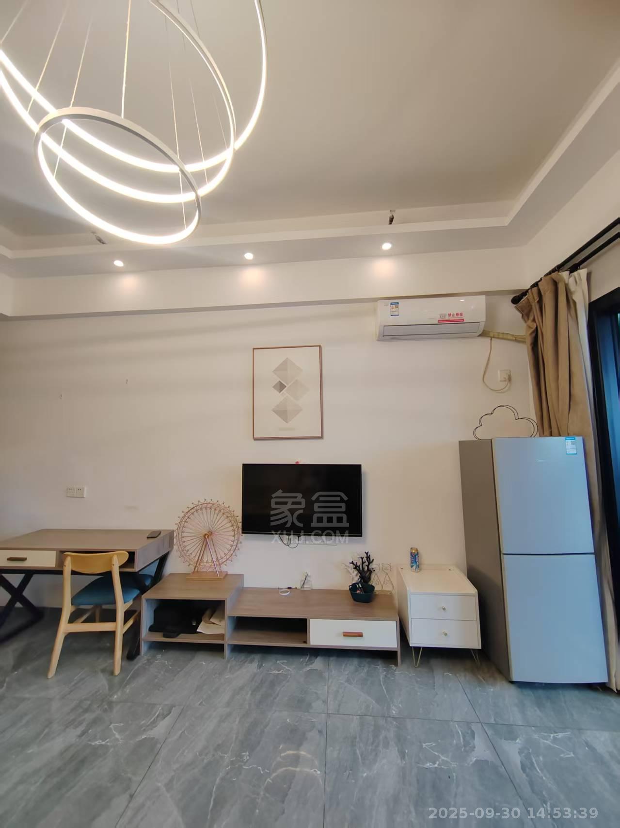 流金岁月-华晨国际 1室1厅1卫 1500.0元/月 流金岁月-华晨国际 1室1厅1卫 1500.0元/月室内图