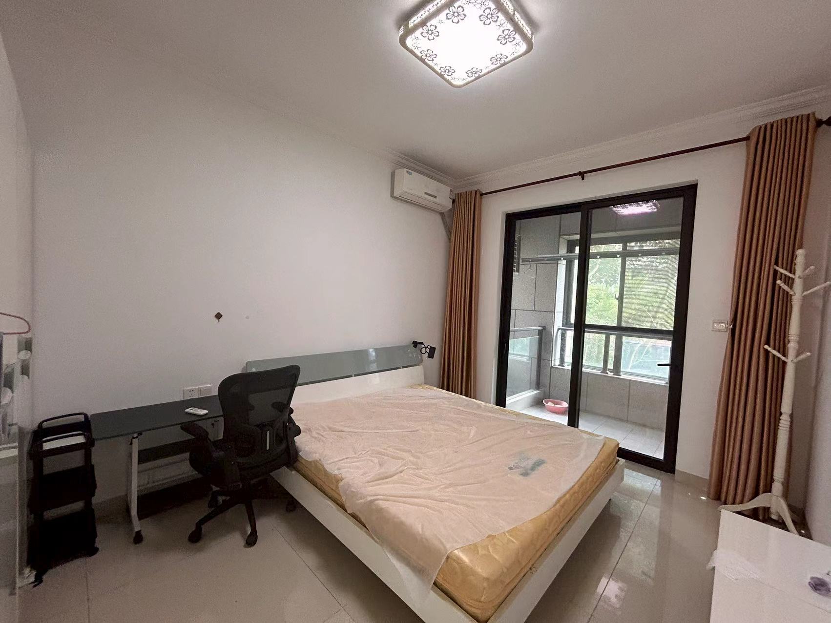 滨海新天地 3室2厅1卫 2300.0元/月 滨海新天地 3室2厅1卫 2300.0元/月室内图