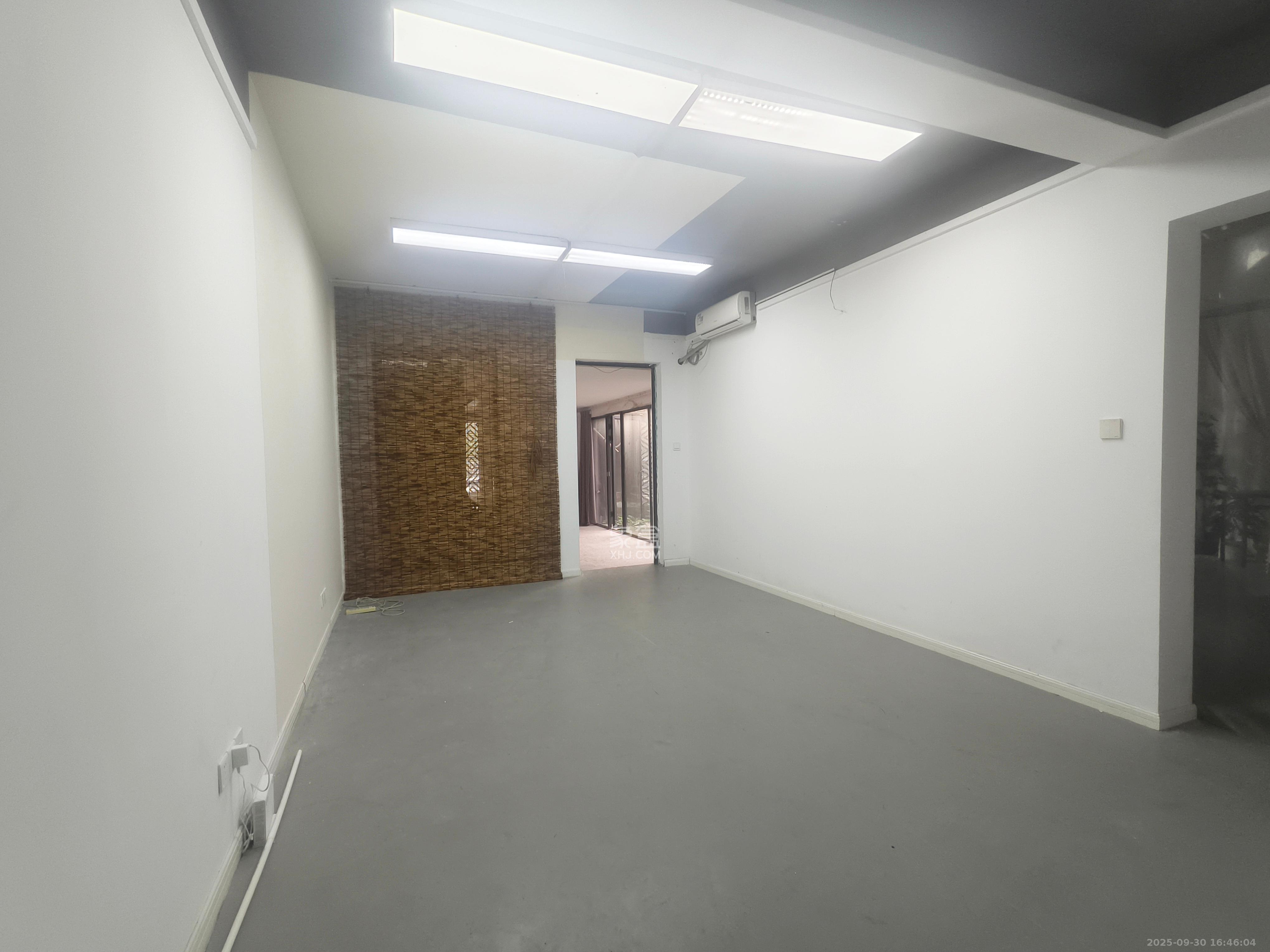 万科城 5室2厅2卫 7000.0元/月 万科城 5室2厅2卫 7000.0元/月室内图