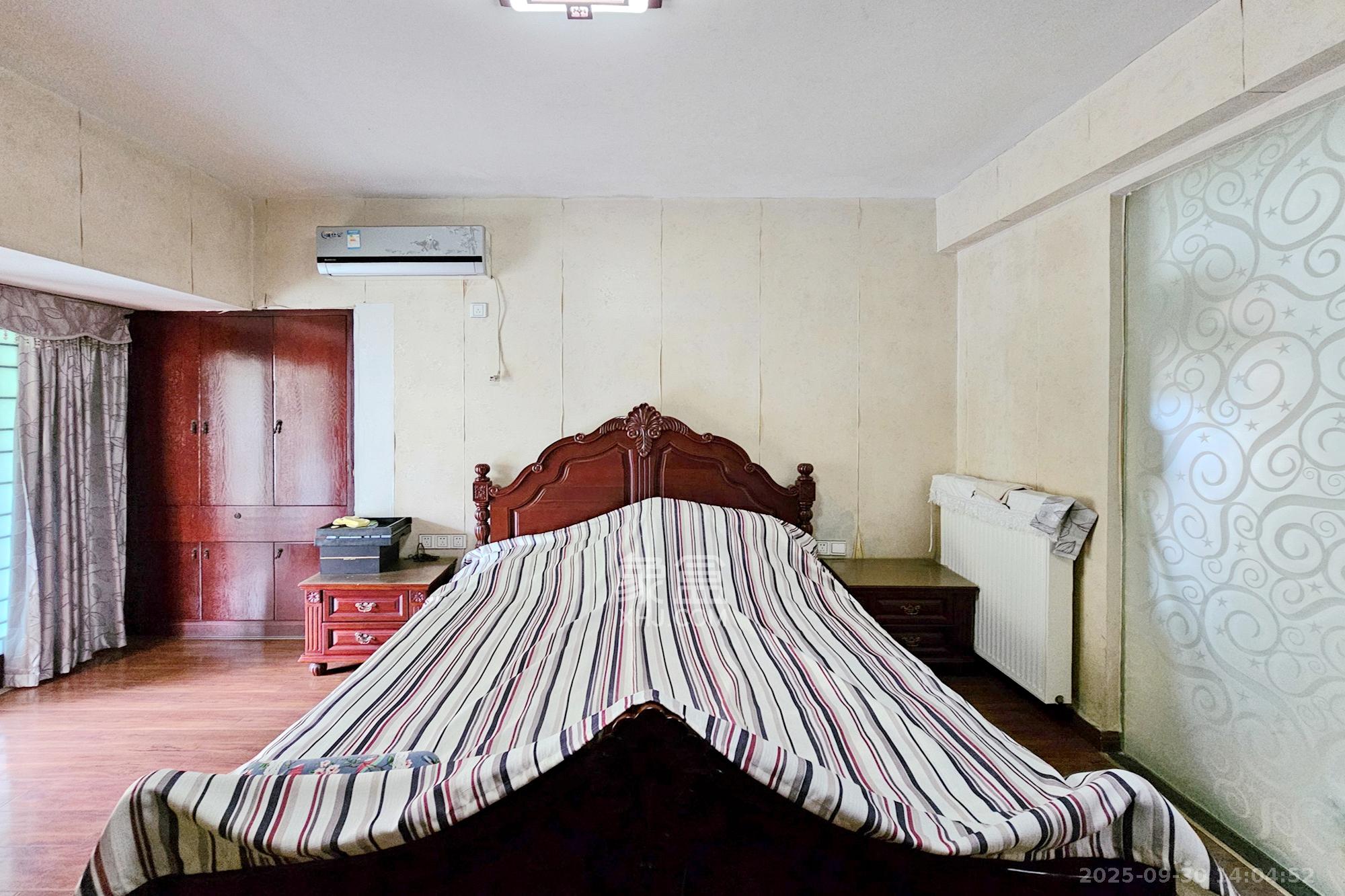 嘉宇盛世华章 4室2厅2卫 3800.0元/月 嘉宇盛世华章 4室2厅2卫 3800.0元/月室内图