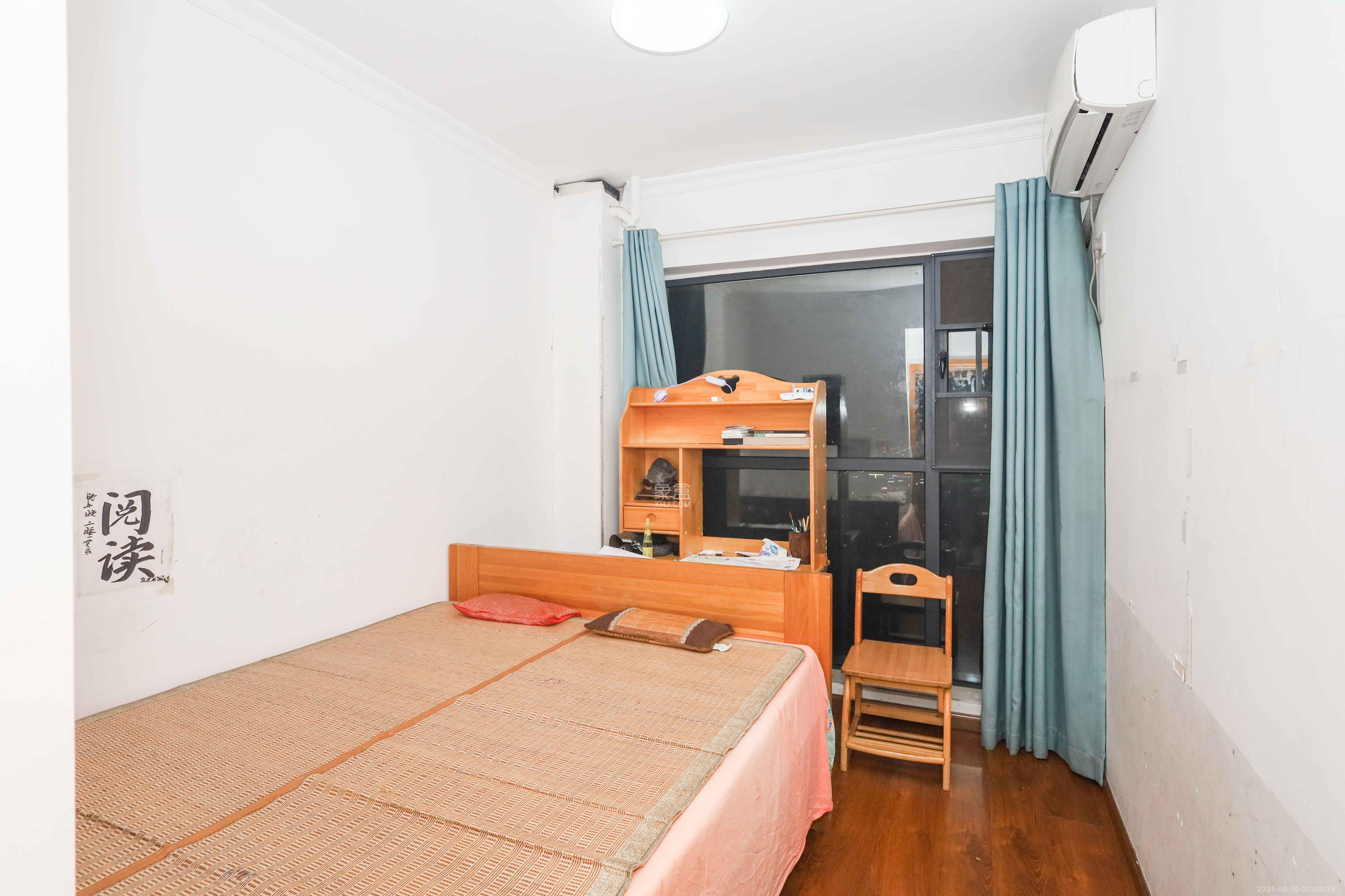 润芳园 3室2厅2卫 85.0万 润芳园 3室2厅2卫 85.0万卧室