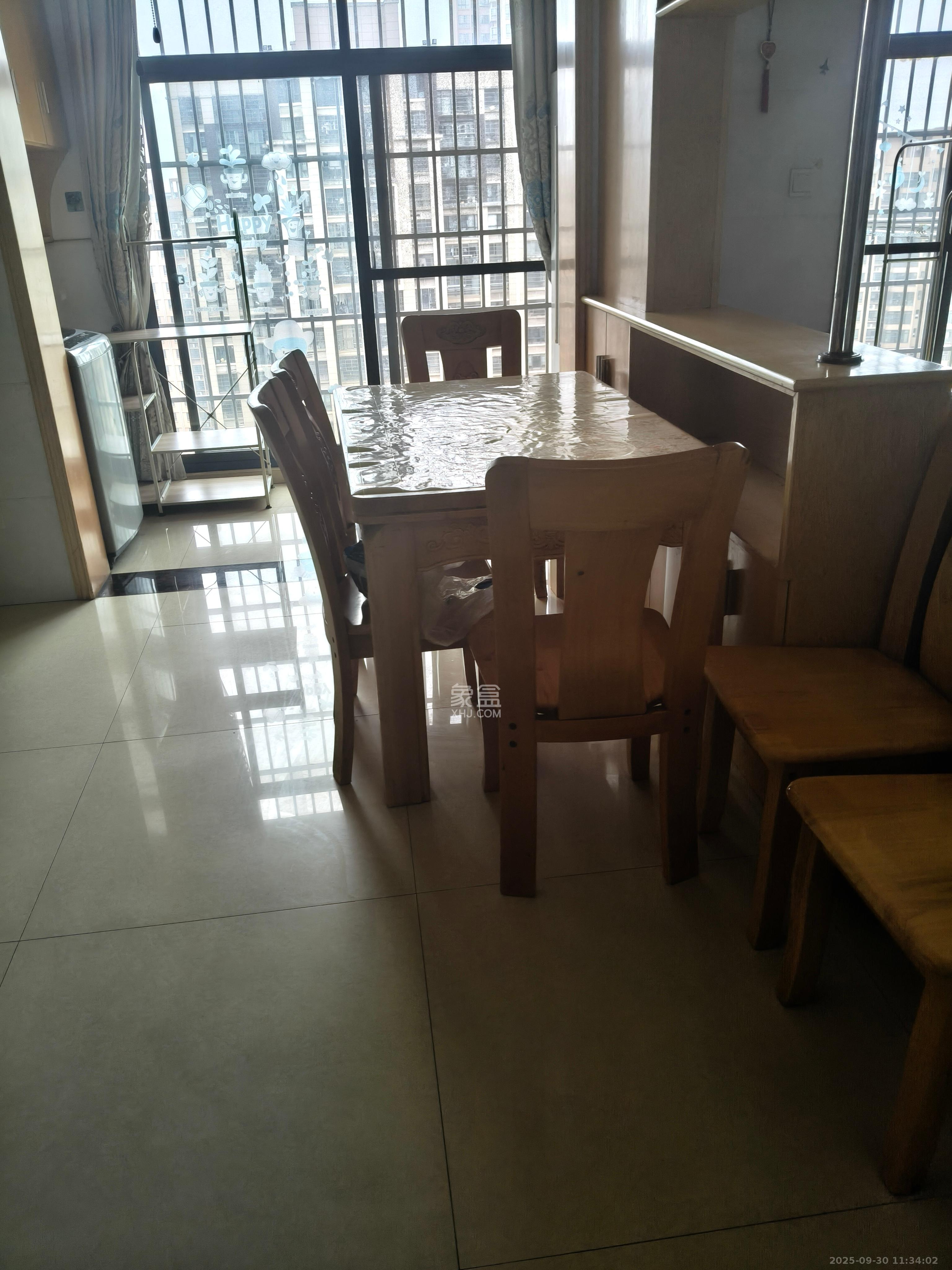 波隆城市花园 3室2厅2卫 2200.0元/月 波隆城市花园 3室2厅2卫 2200.0元/月室内图