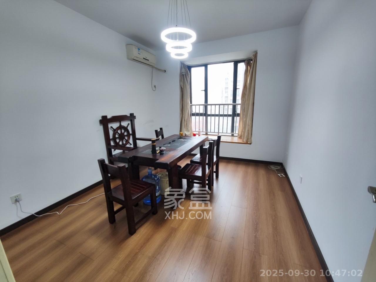 西子花苑  3室2厅1卫    2700.0元/月室内图