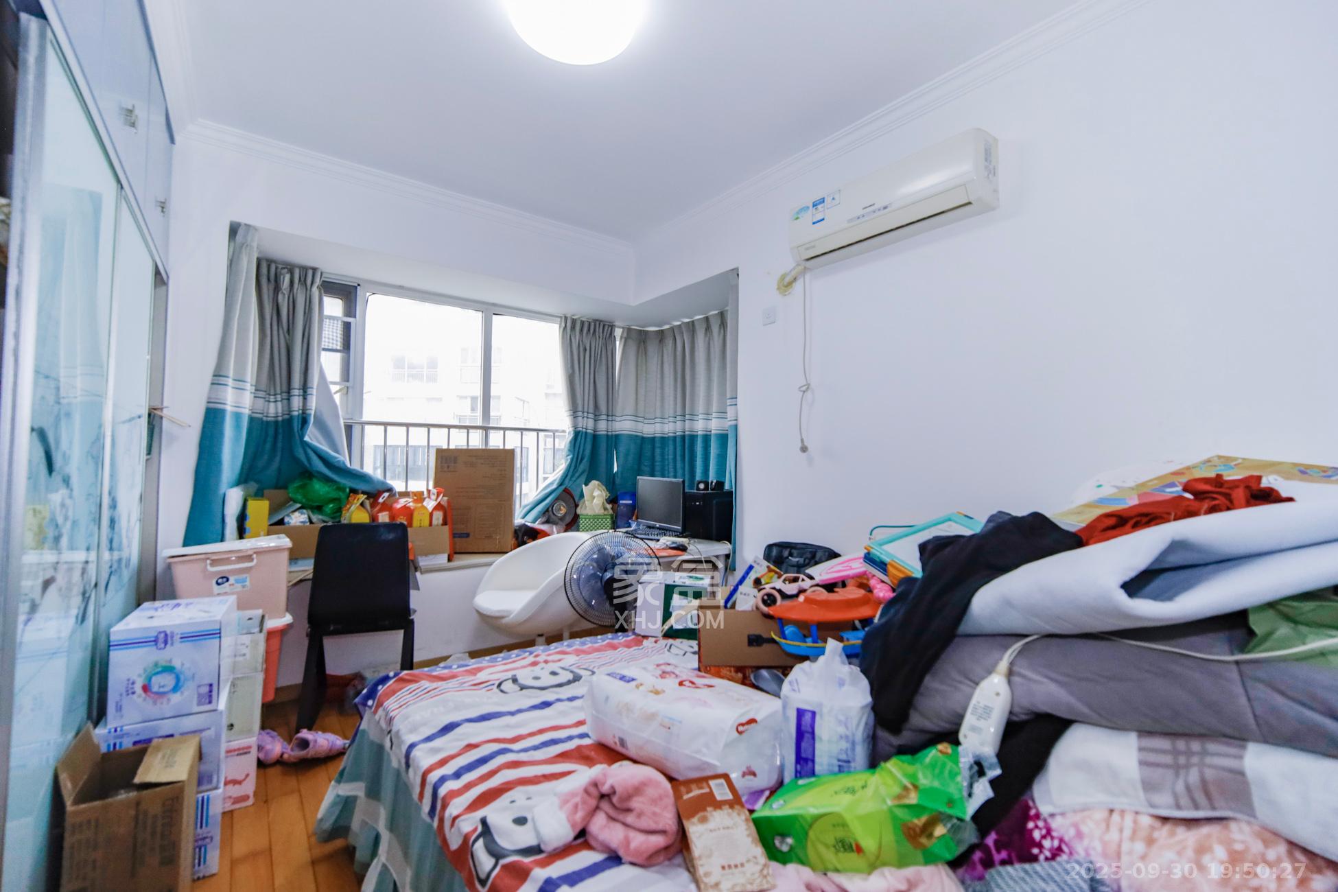 中建桂苑  3室2厅2卫    108.0万卧室