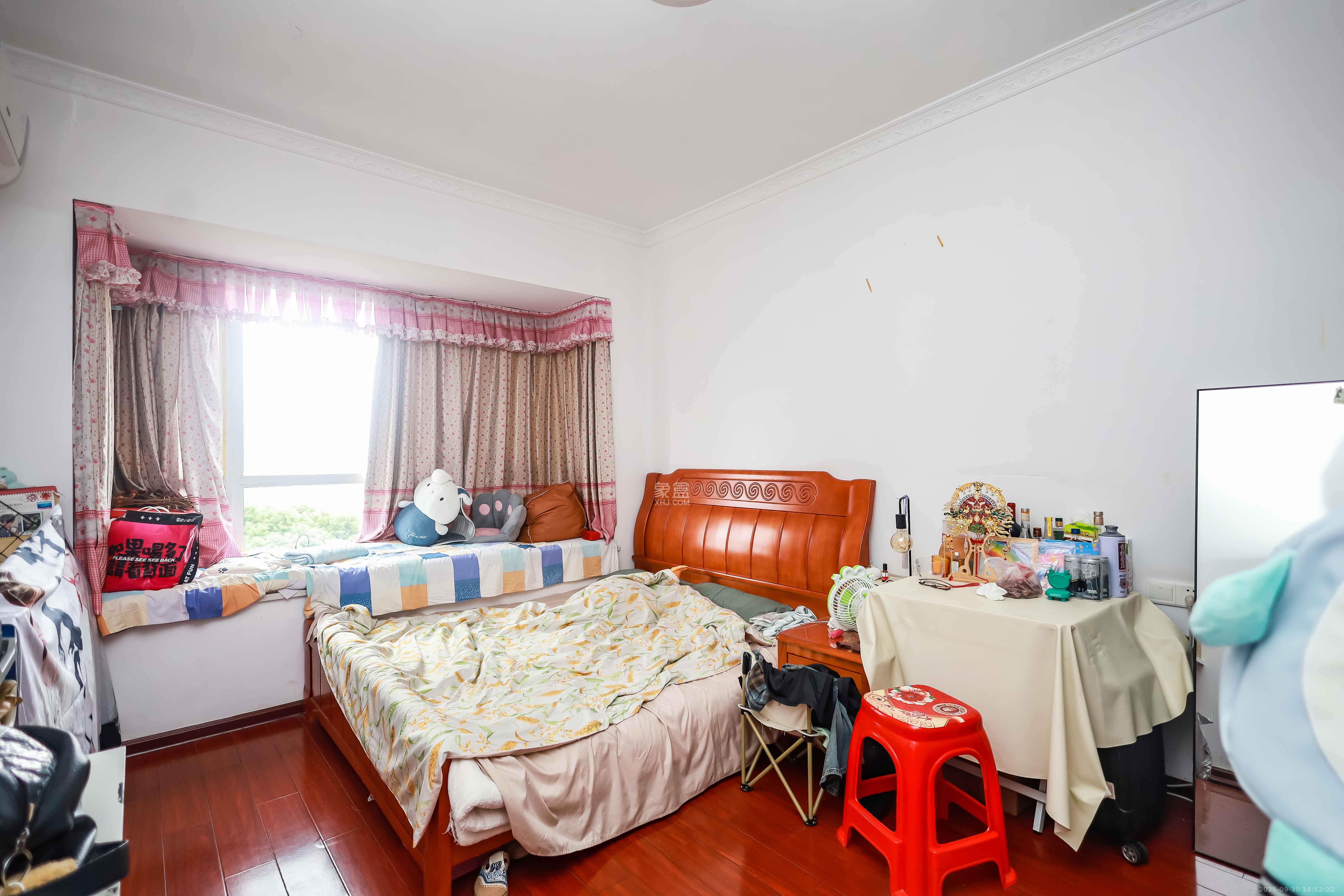 未来城科学家园 5室2厅3卫 165.0万 未来城科学家园 5室2厅3卫 165.0万卧室