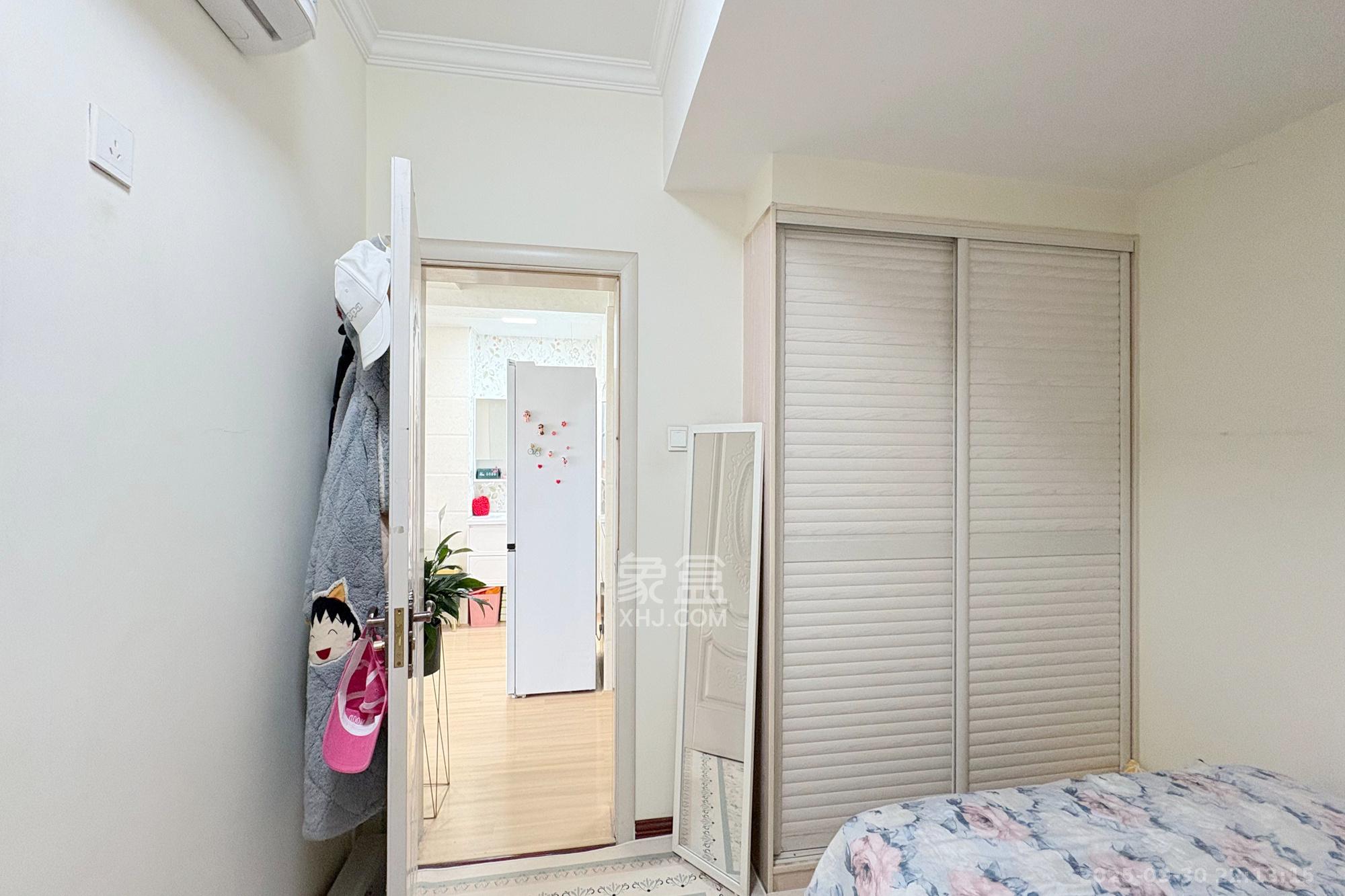 锦泰东环国际  1室2厅1卫    49.6万卧室