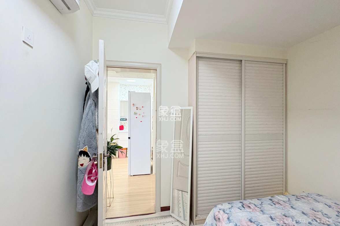 锦泰东环国际 1室2厅1卫 49.6万 锦泰东环国际 1室2厅1卫 49.6万卧室