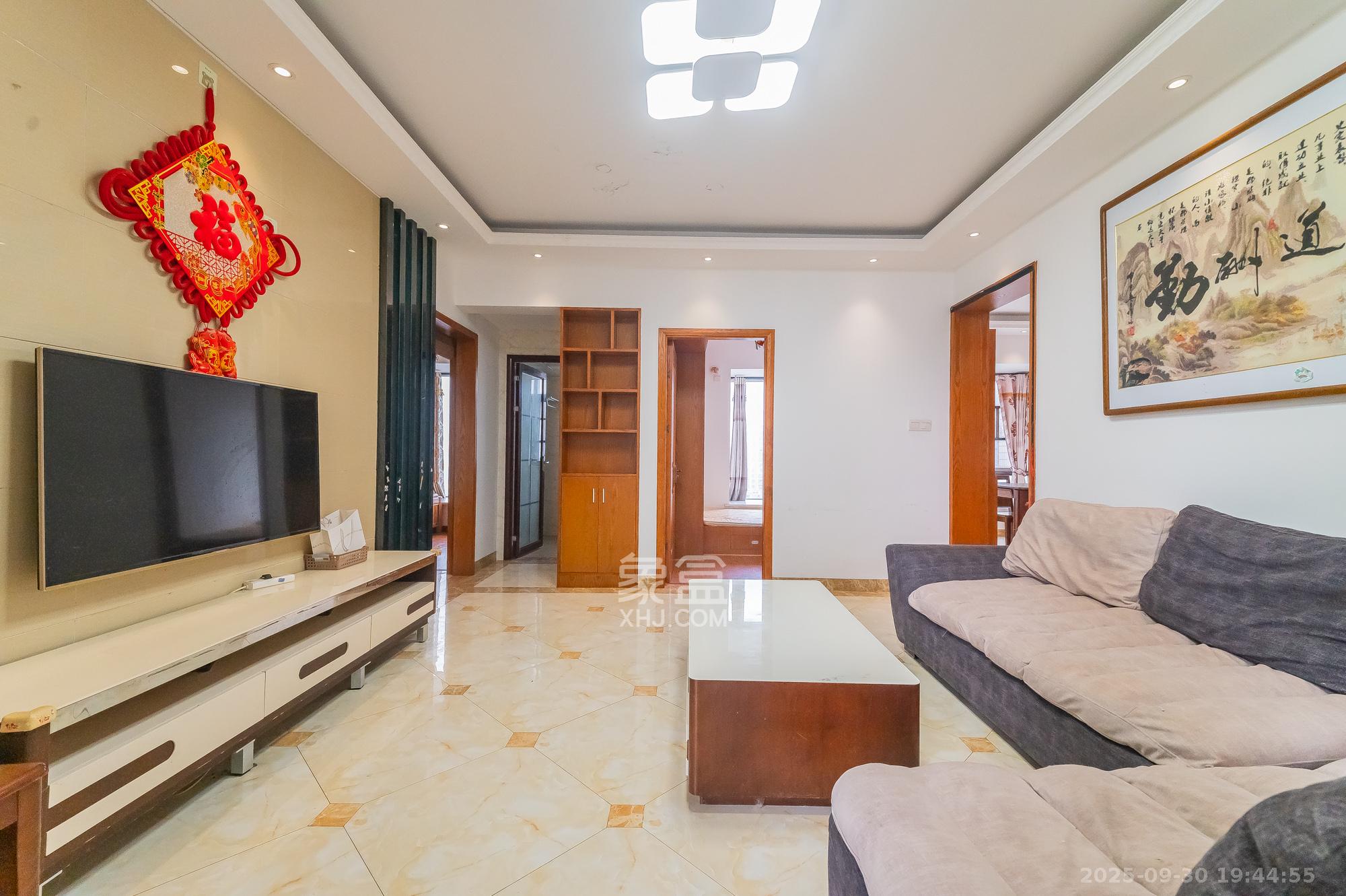 蓝山郡  3室2厅1卫    78.0万客厅