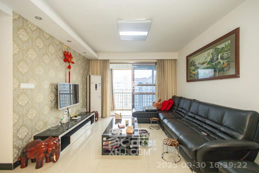 恒广国际景园一二区  1室2厅1卫    2200.0元/月室内图