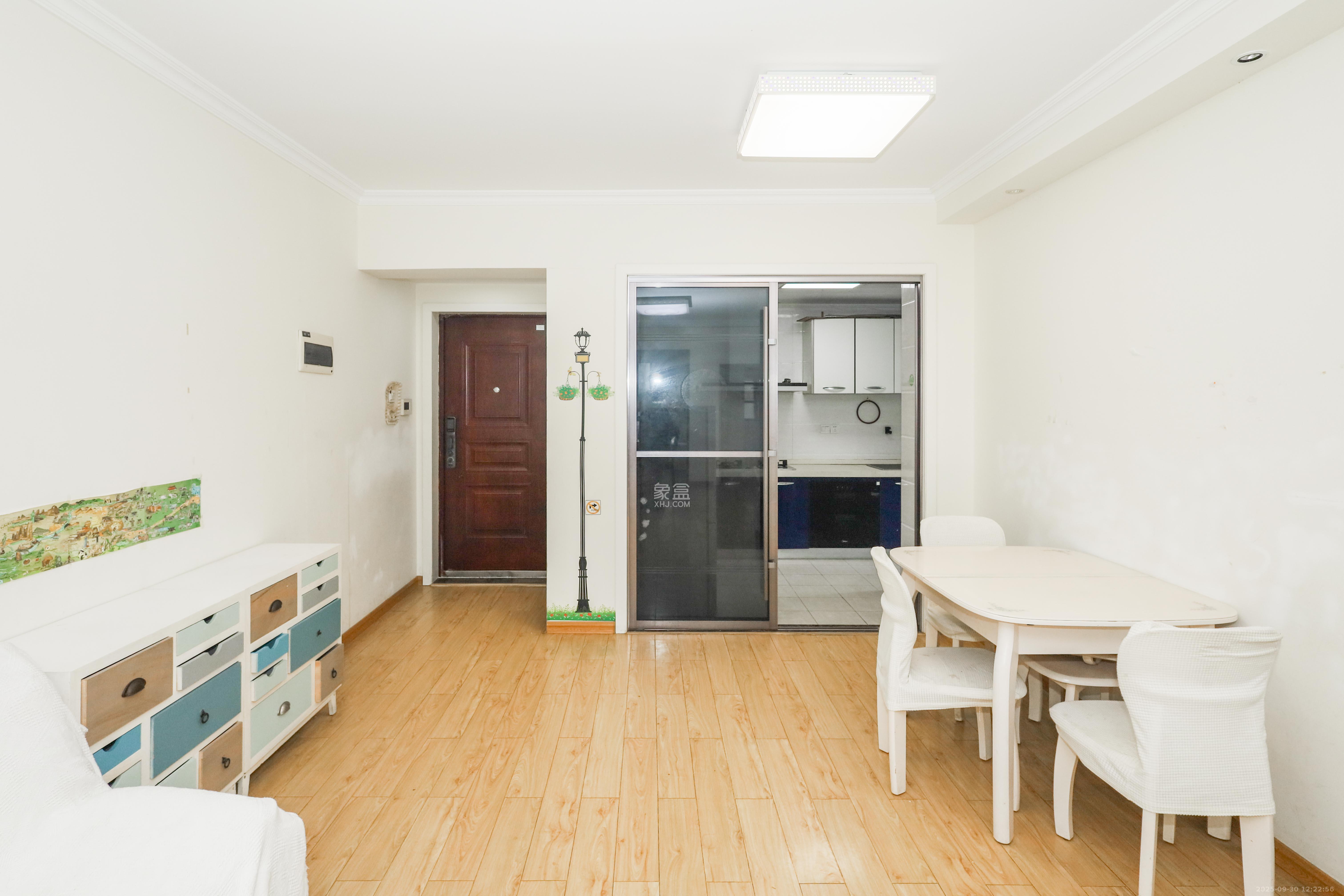 梅溪湖合能璞丽  3室2厅1卫    95.0万 梅溪湖合能璞丽  3室2厅1卫    95.0万客厅