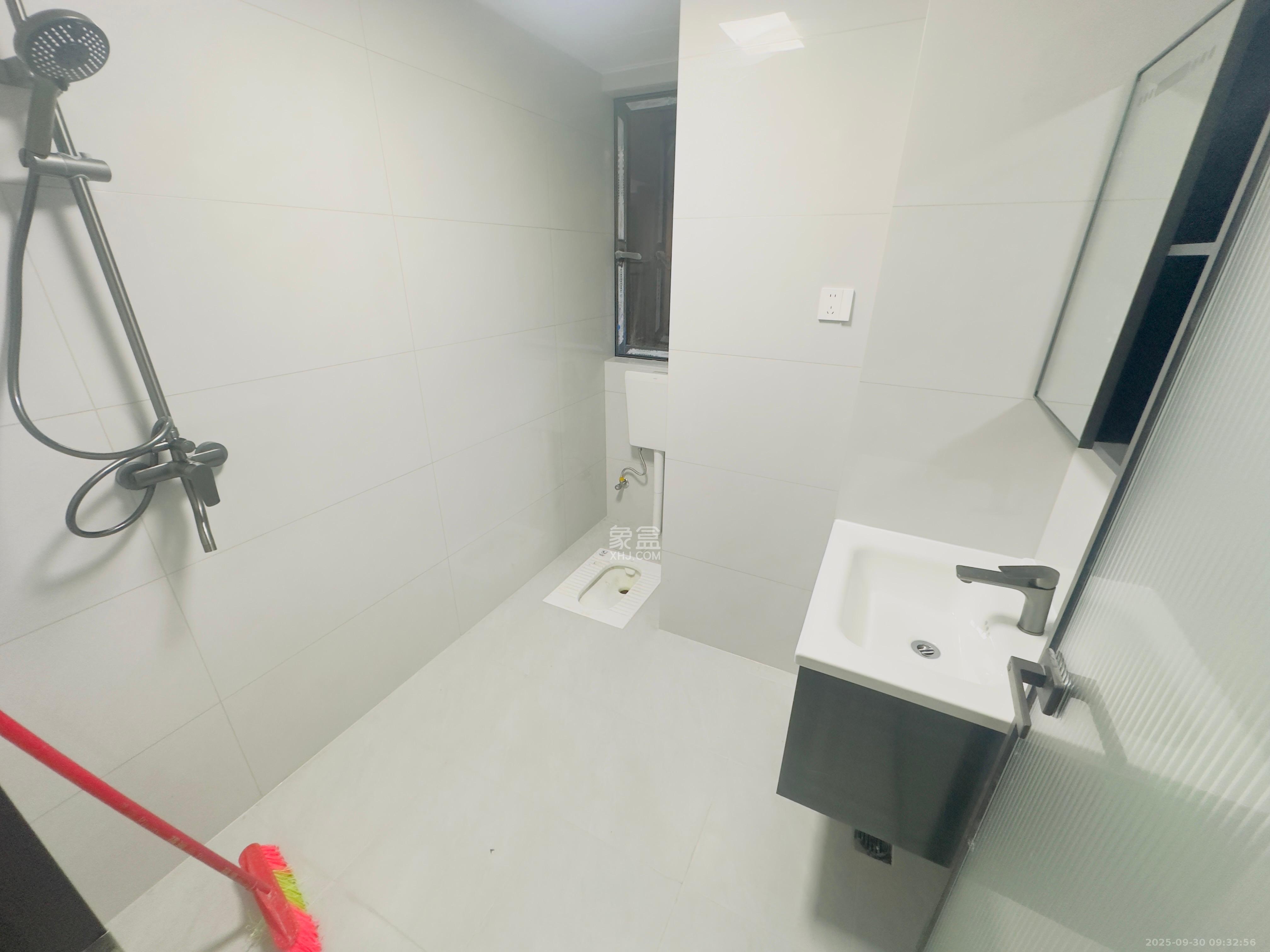 湖湘时代名邸公园壹号 2室1厅1卫 2500.0元/月 湖湘时代名邸公园壹号 2室1厅1卫 2500.0元/月室内图