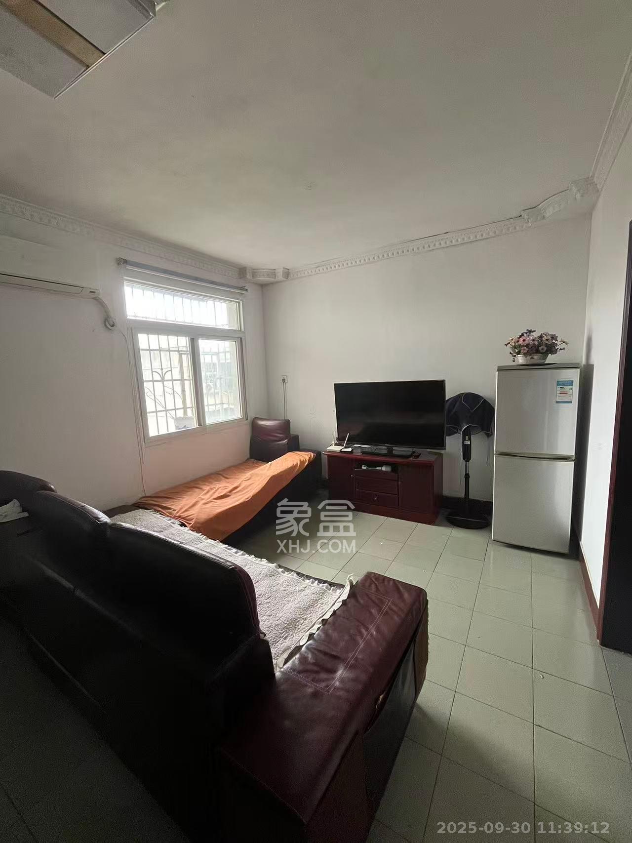 涂家冲社区（涂新小区、农商银行宿舍）  2室1厅1卫    1600.0元/月室内图