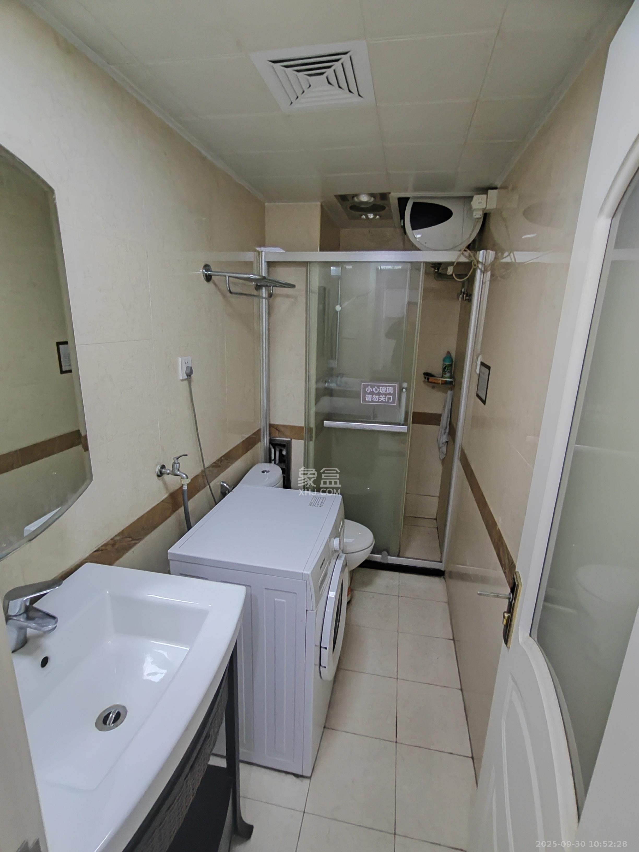 壹号公馆  1室1厅1卫    2200.0元/月室内图