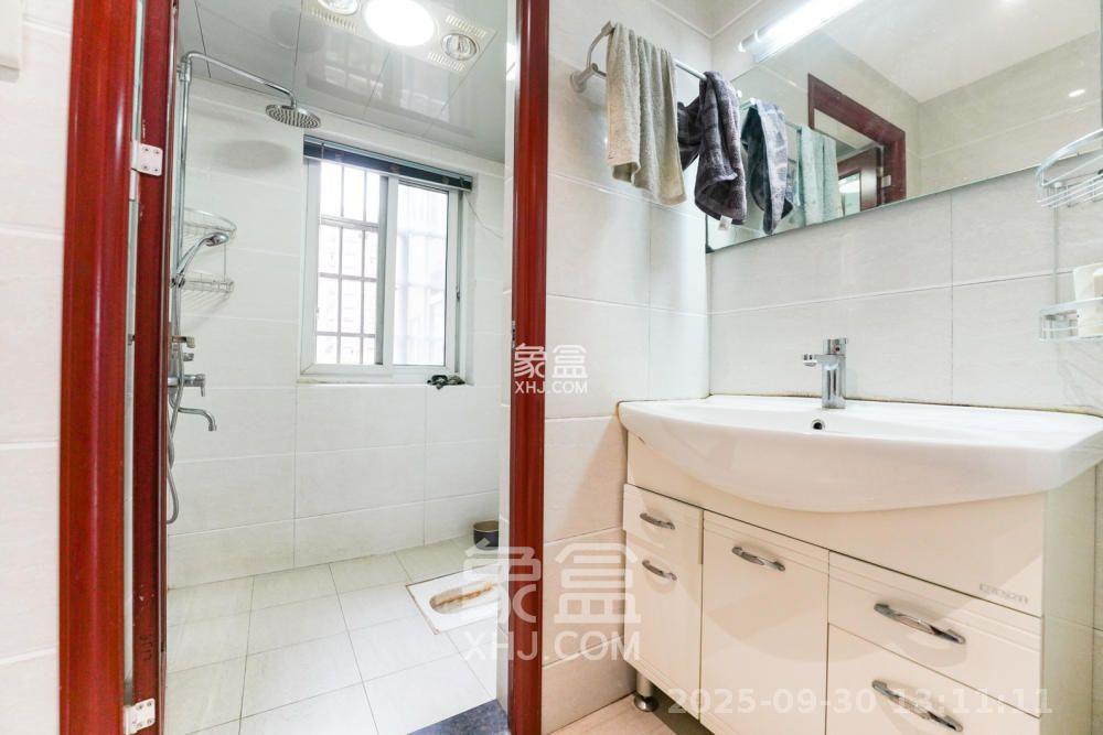 湘府十城(汇财御景湾新寓,汇财国际) 3室2厅1卫 2300.0元/月 湘府十城(汇财御景湾新寓,汇财国际) 3室2厅1卫 2300.0元/月室内图