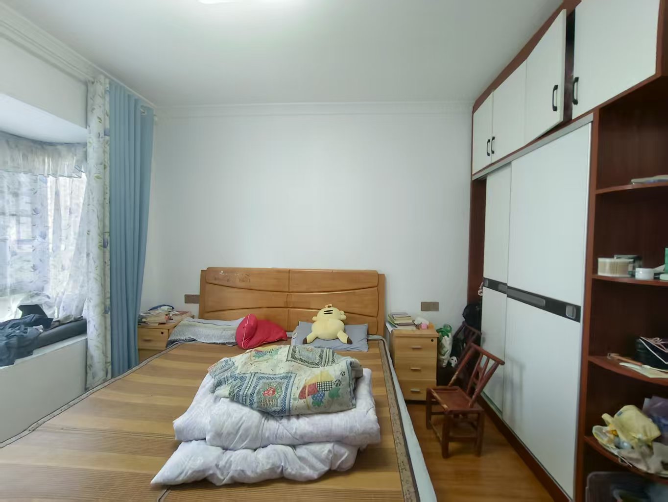 春藤小镇  4室2厅2卫    98.0万 春藤小镇  4室2厅2卫    98.0万室内图