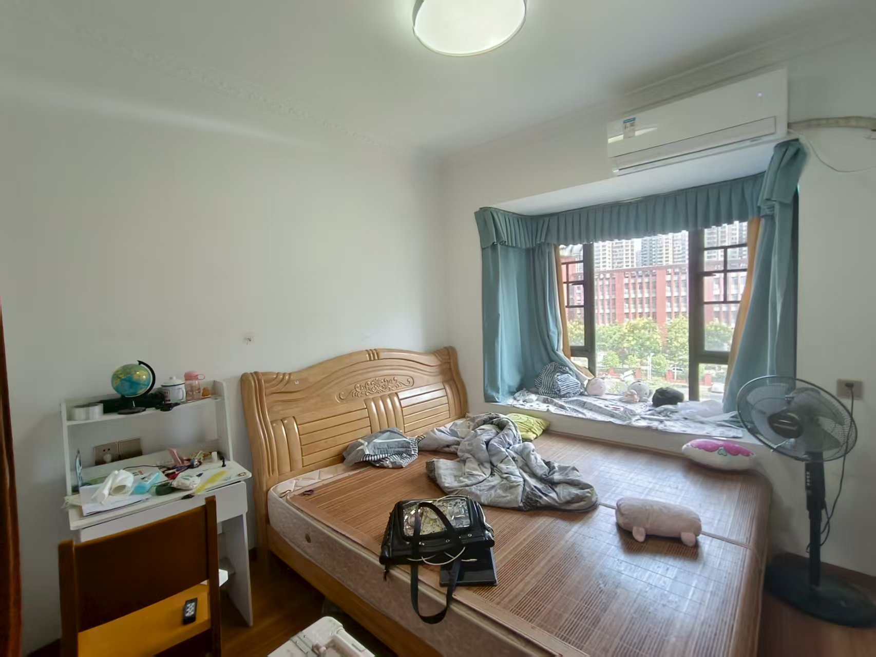 春藤小镇  4室2厅2卫    98.0万 春藤小镇  4室2厅2卫    98.0万室内图