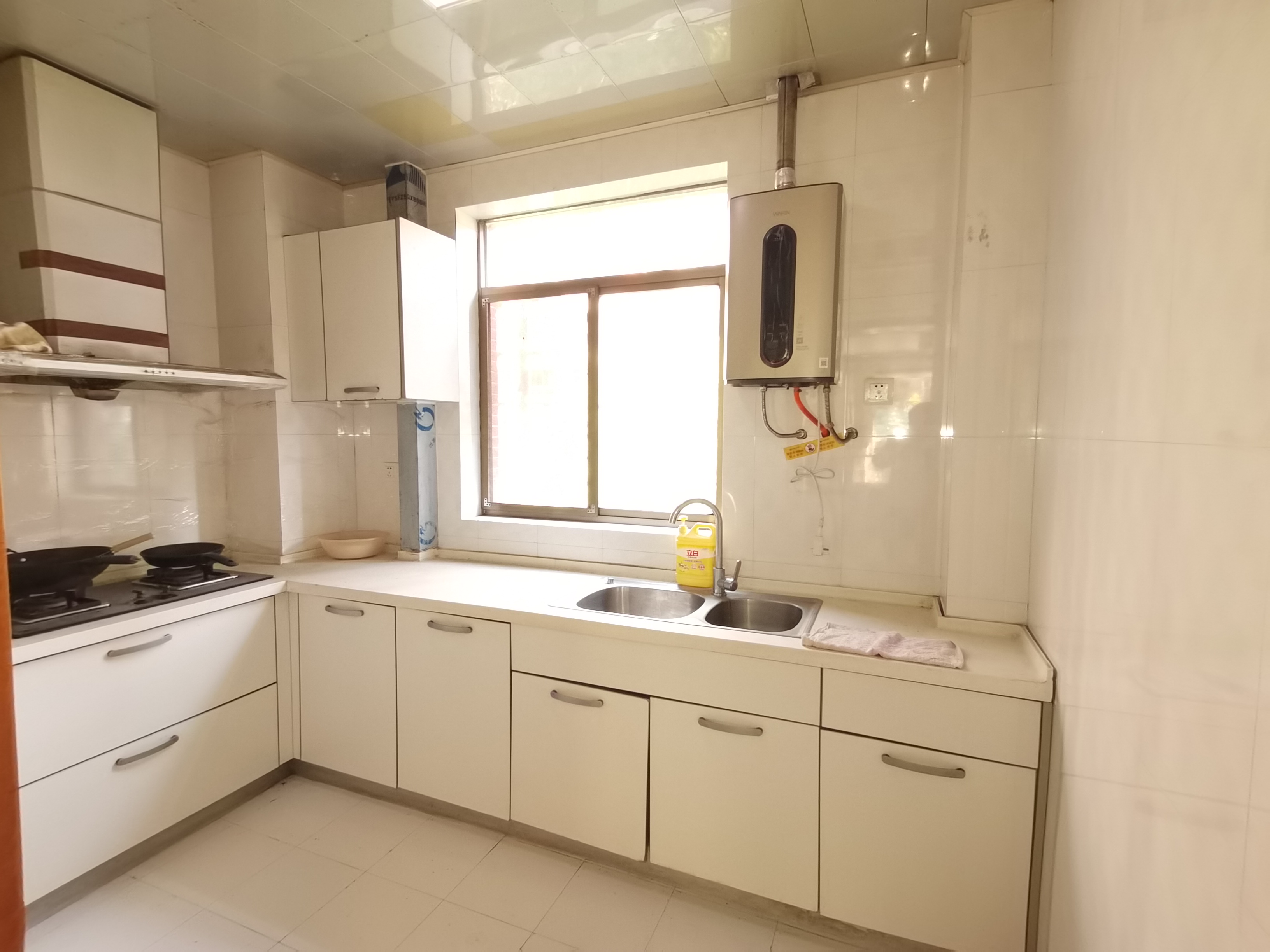 庐山恋 3室2厅2卫 85.0万 庐山恋 3室2厅2卫 85.0万室内图