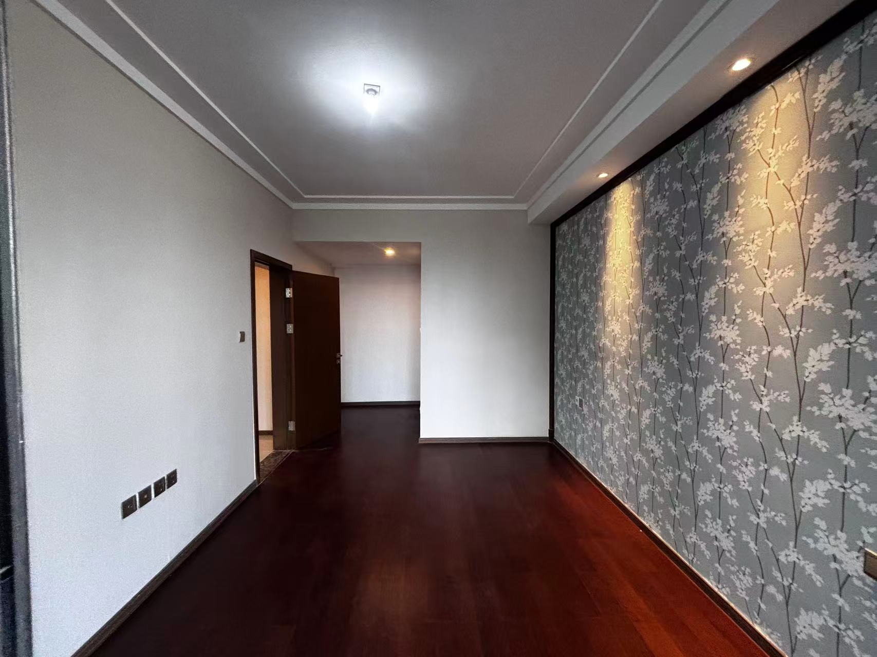 翡翠公园(北大资源)  3室2厅2卫    59.8万 翡翠公园(北大资源)  3室2厅2卫    59.8万室内图