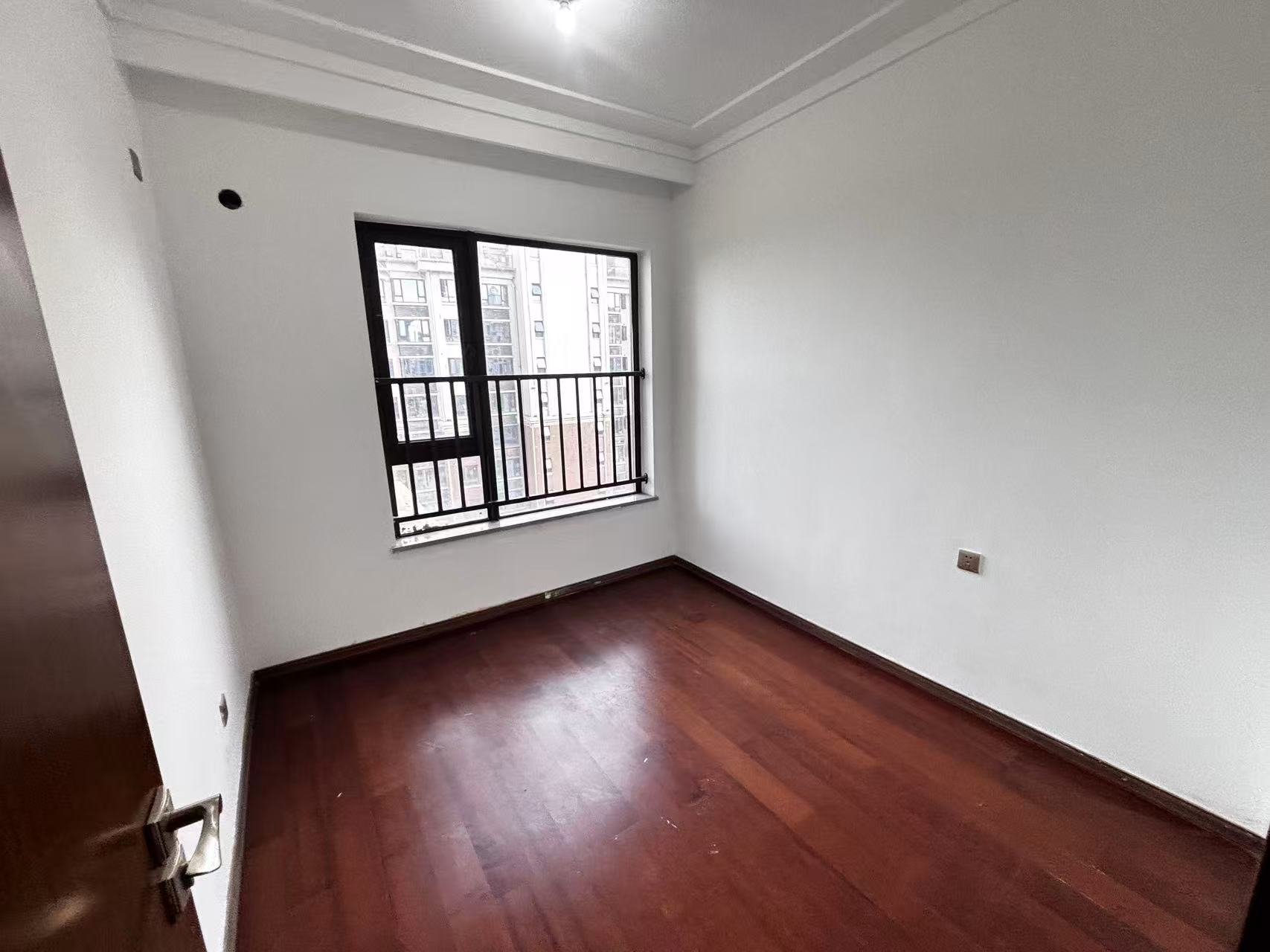 翡翠公园(北大资源)  3室2厅2卫    59.8万 翡翠公园(北大资源)  3室2厅2卫    59.8万室内图