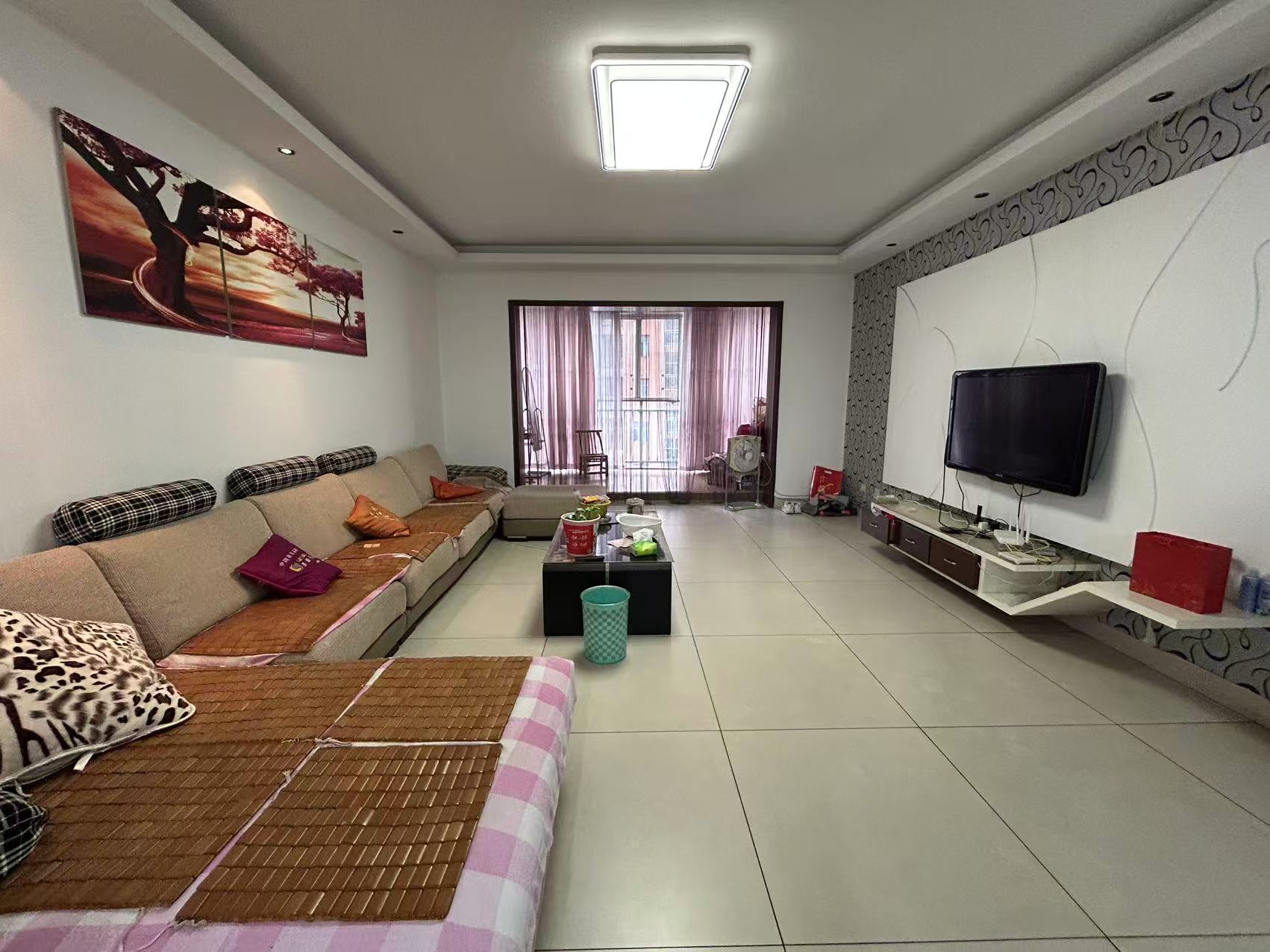 庐山春天一期桃李苑  3室2厅2卫    70.0万 庐山春天一期桃李苑  3室2厅2卫    70.0万室内图