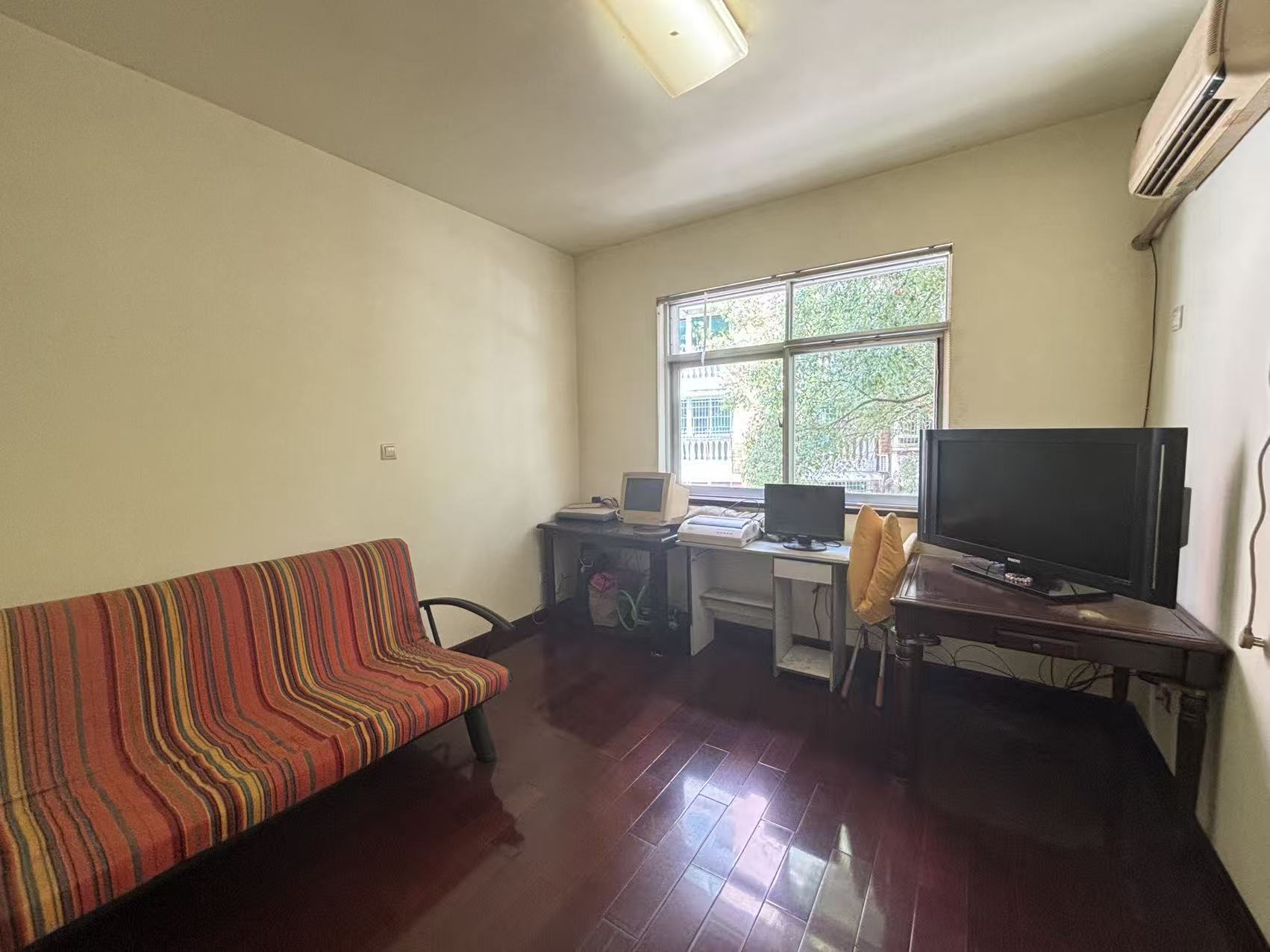 湘银小区别墅  5室2厅3卫    218.0万室内图