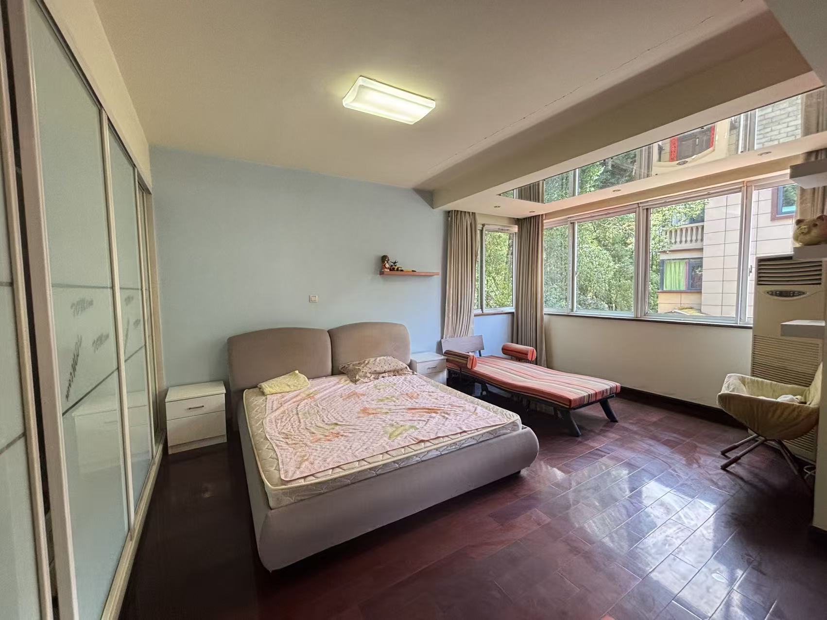 湘银小区别墅  5室2厅3卫    218.0万室内图