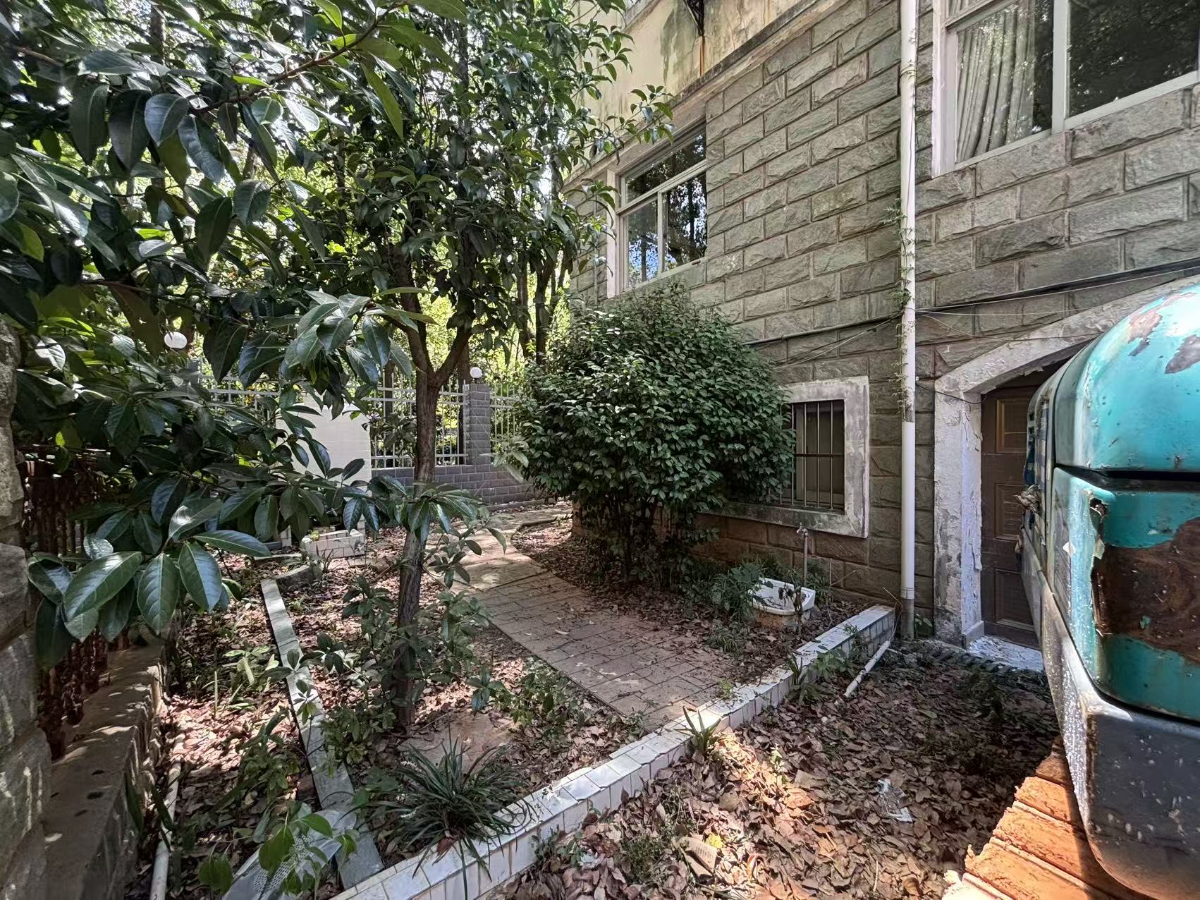 湘银小区别墅  5室2厅3卫    218.0万室内图