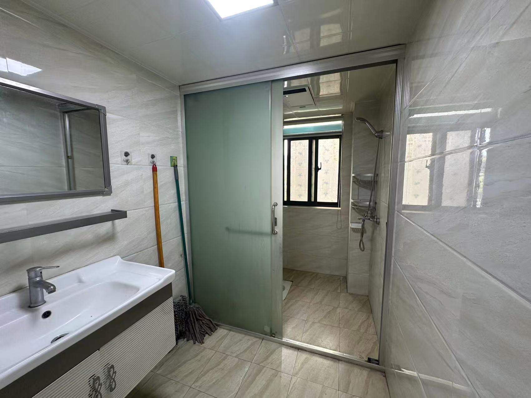 武广国际学苑  3室2厅2卫    88.0万 武广国际学苑  3室2厅2卫    88.0万室内图