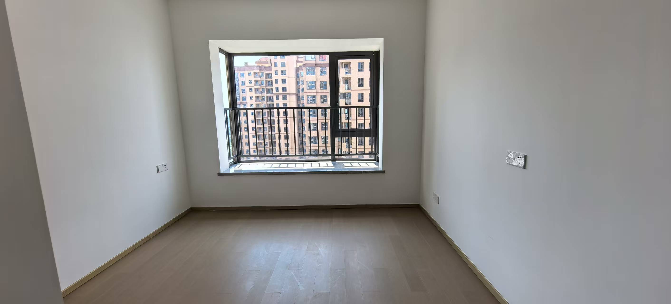 晋合湘水湾七期  4室2厅2卫    110.0万 晋合湘水湾七期  4室2厅2卫    110.0万室内图