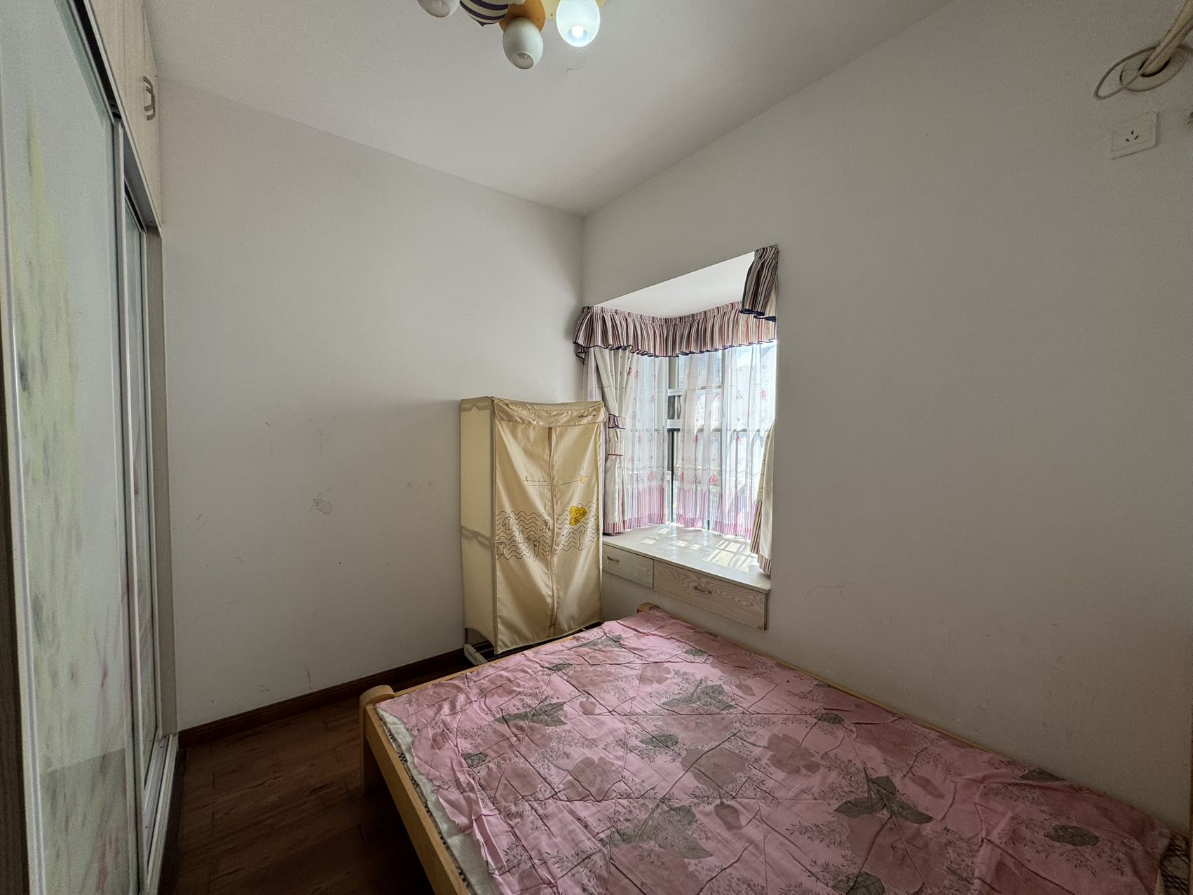 美的城二期  4室2厅1卫    39.8万室内图