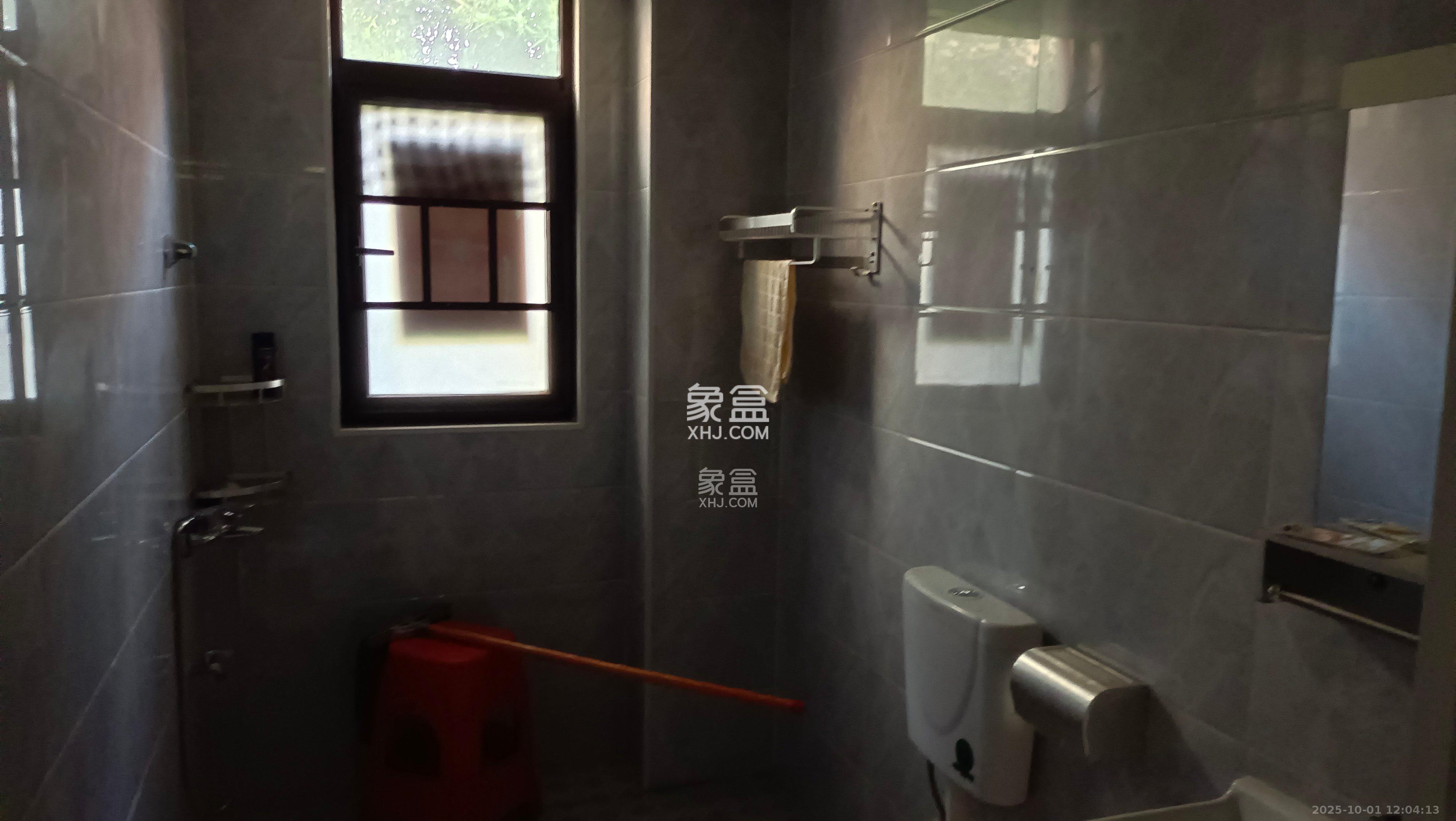 奥克斯缔壹城  4室2厅2卫    3000.0元/月室内图