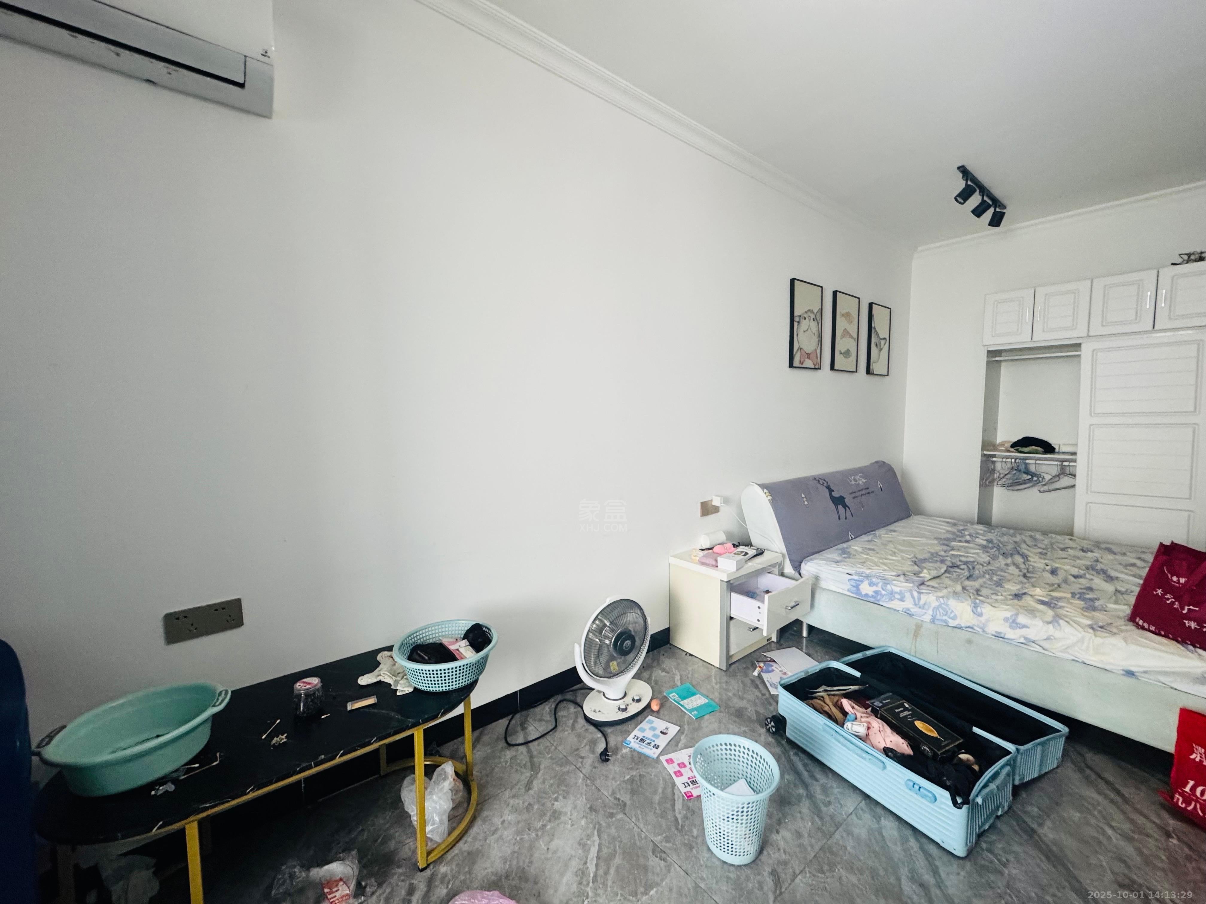 山水洲城华晨第一城 1室0厅0卫 1400.0元/月 山水洲城华晨第一城 1室0厅0卫 1400.0元/月室内图