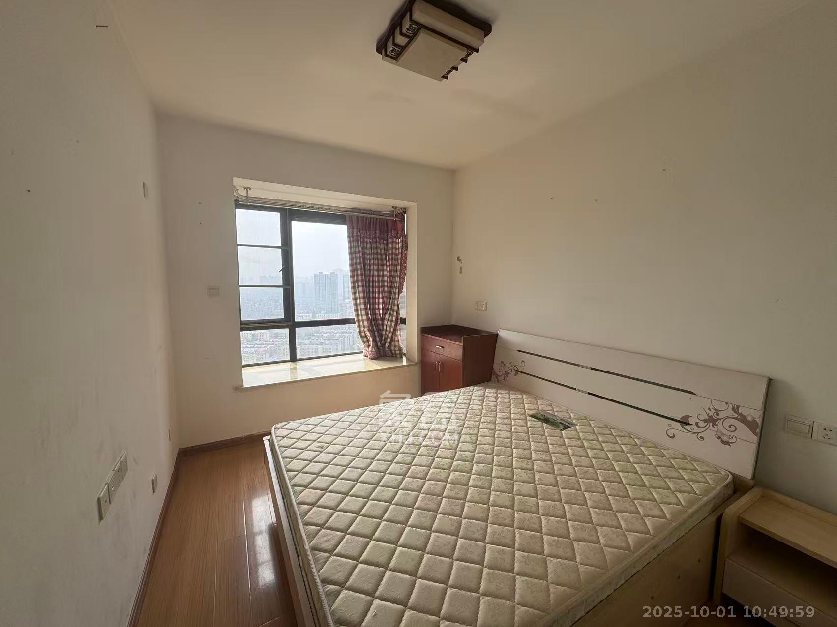 上东辛顿公寓 4室2厅2卫 3000.0元/月 上东辛顿公寓 4室2厅2卫 3000.0元/月室内图