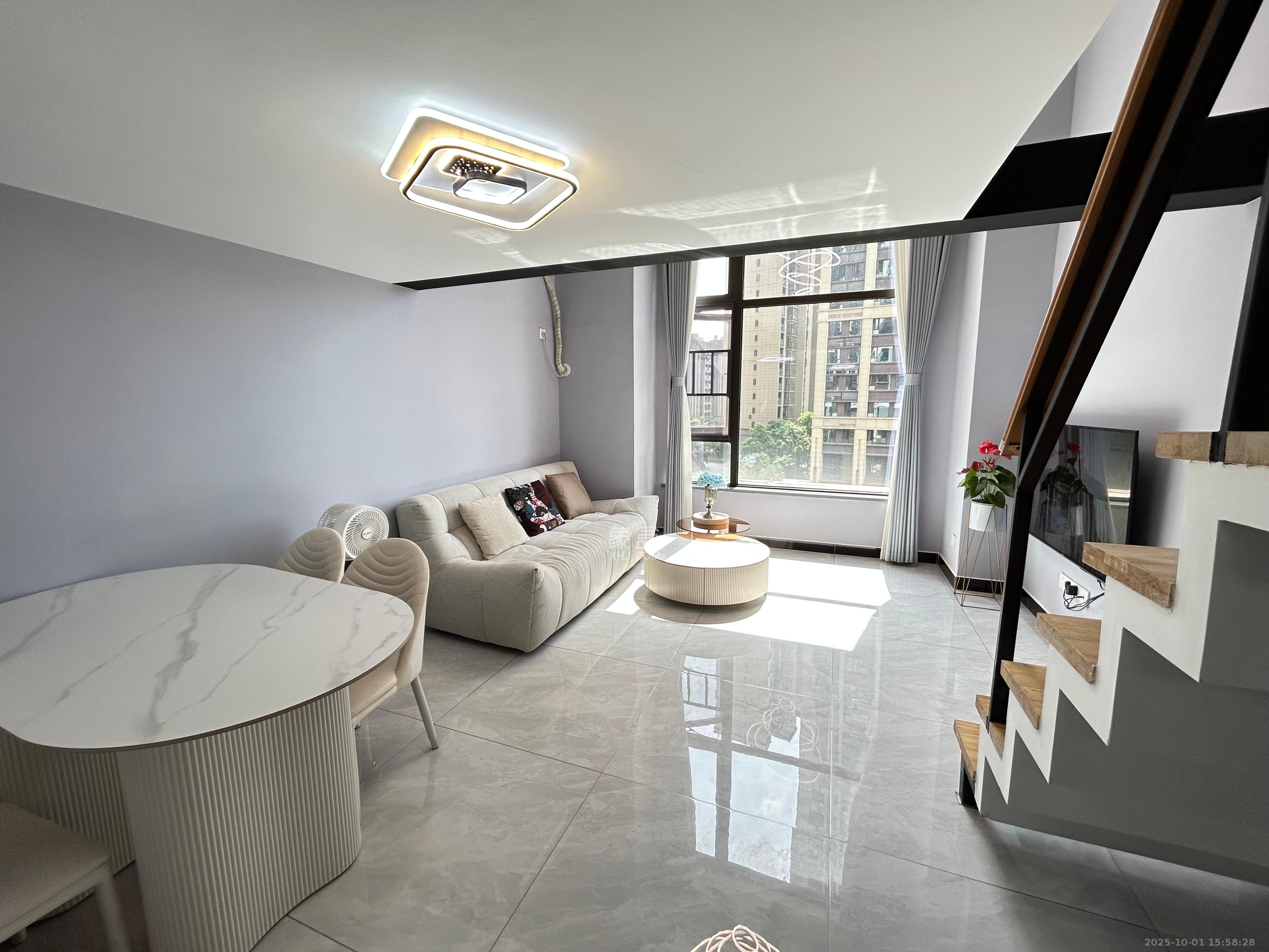 南益名士豪庭 2室1厅1卫 2200.0元/月 南益名士豪庭 2室1厅1卫 2200.0元/月室内图