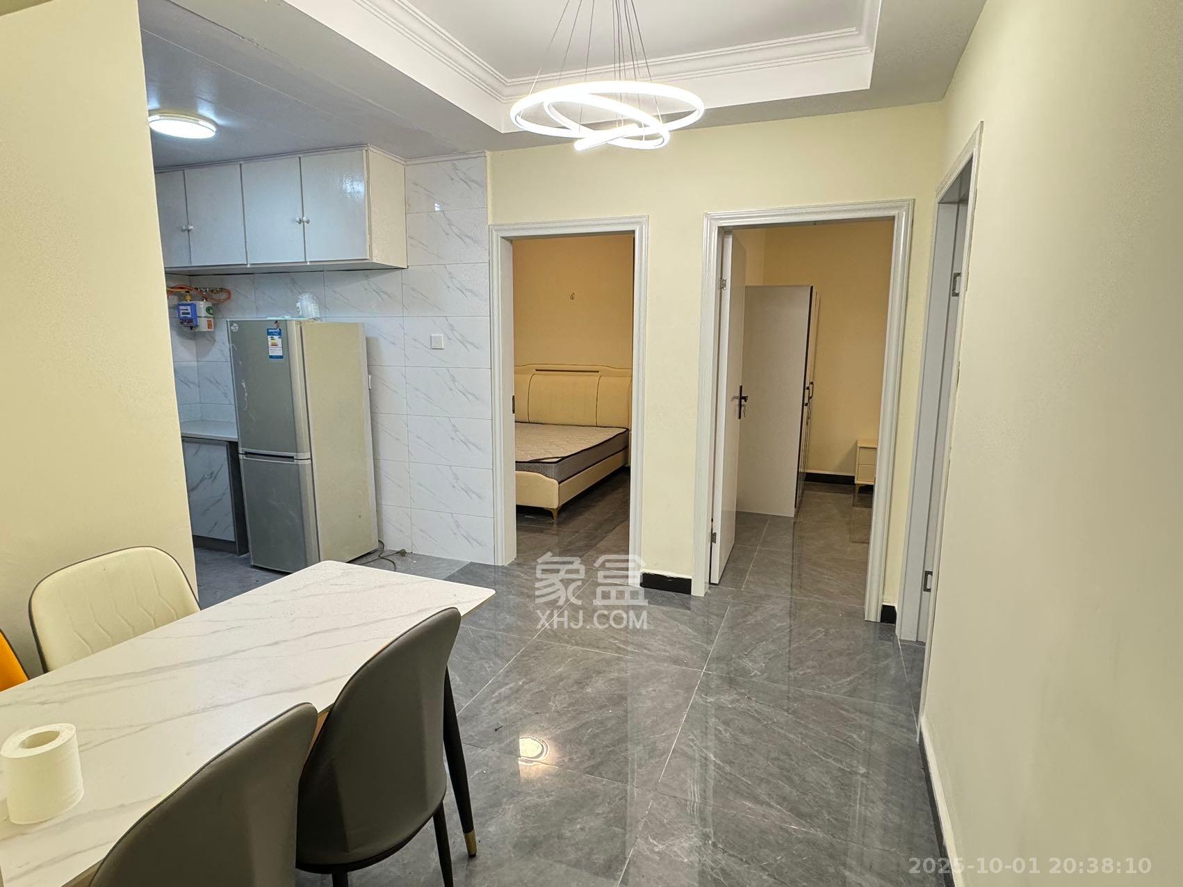 人民新村  2室1厅1卫    2500.0元/月