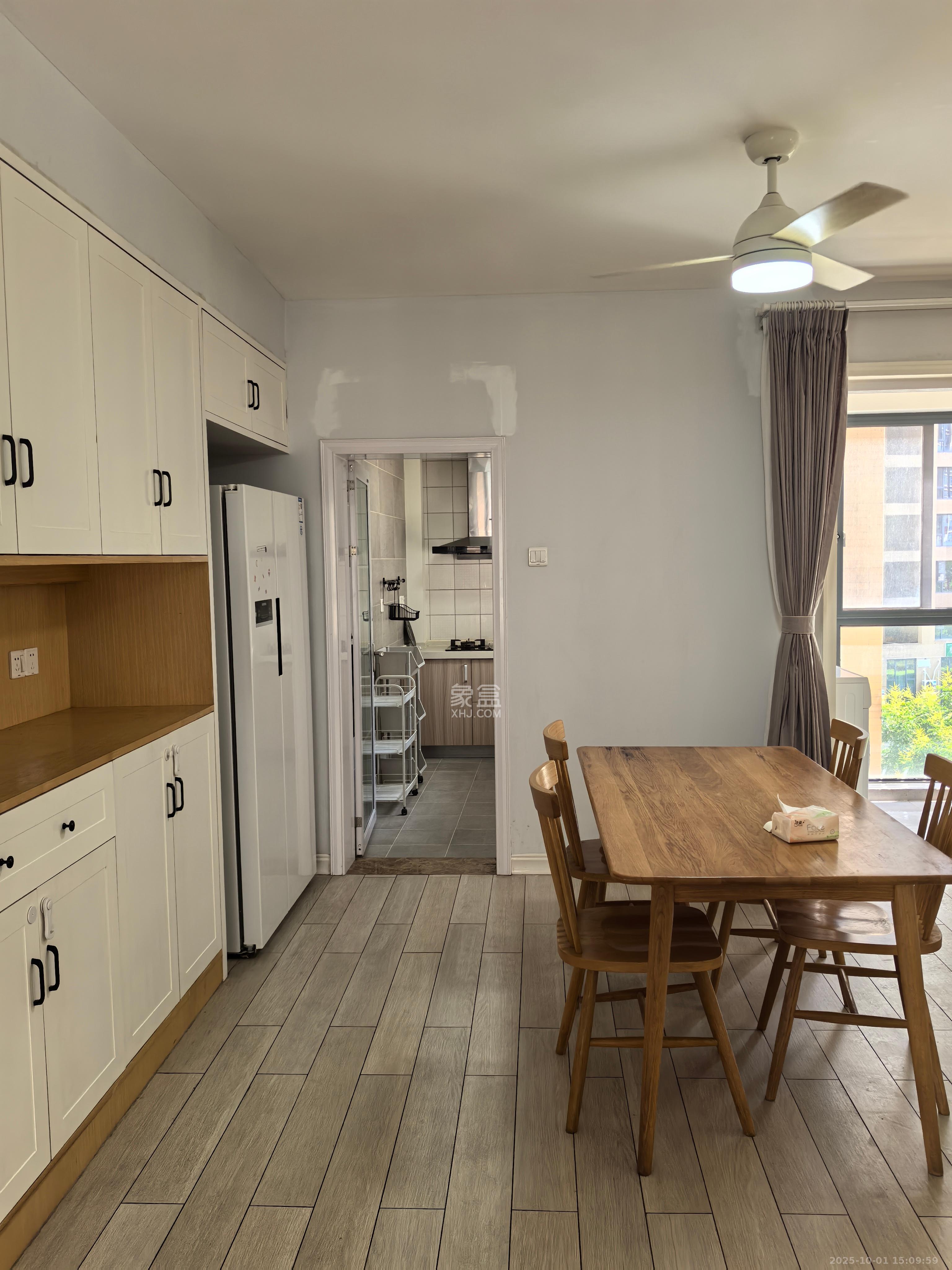 鑫远御文台一期 4室2厅2卫 3200.0元/月 鑫远御文台一期 4室2厅2卫 3200.0元/月室内图