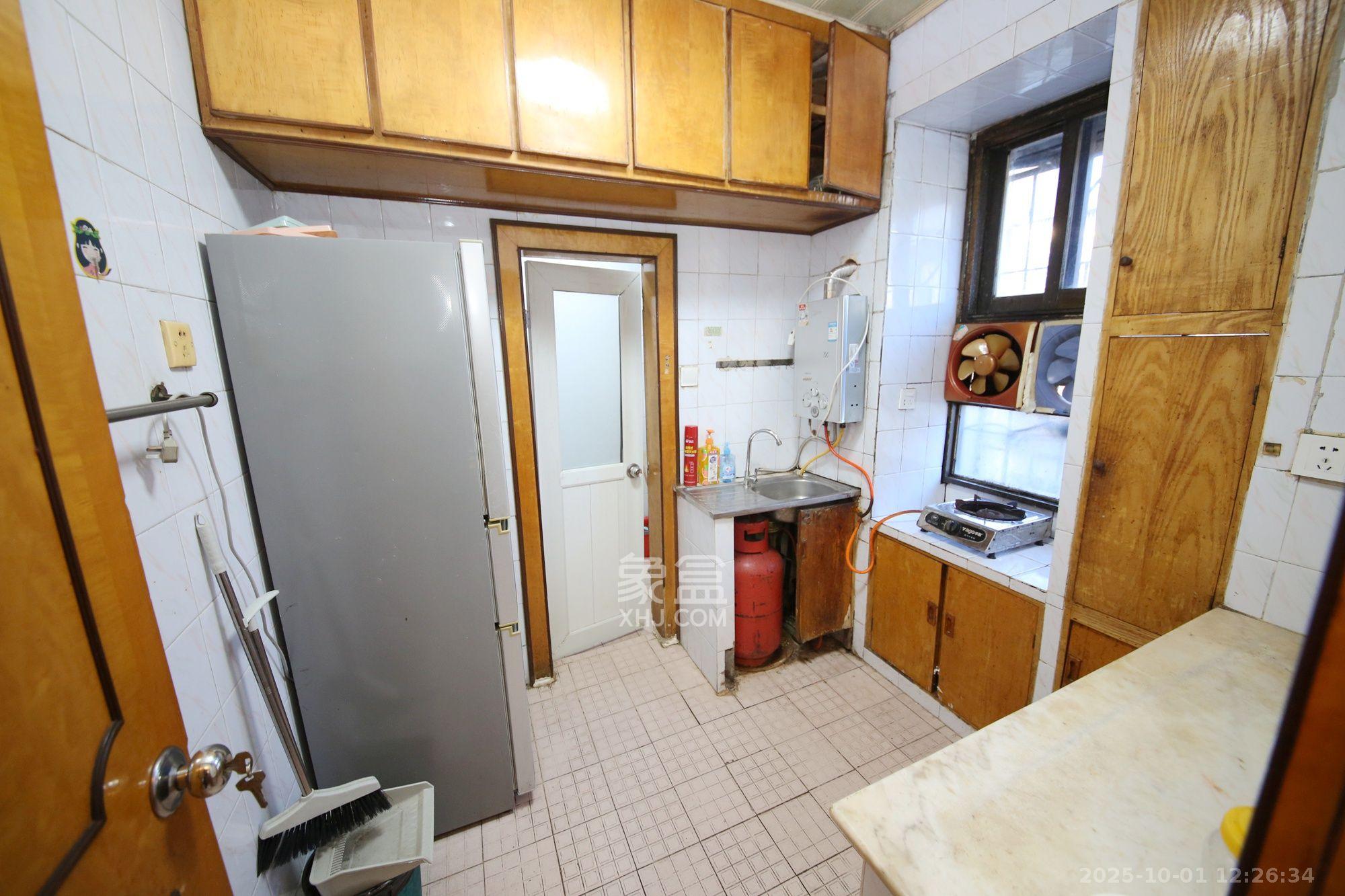 新兴小区（杨家山社区）  1室1厅1卫    1200.0元/月室内图