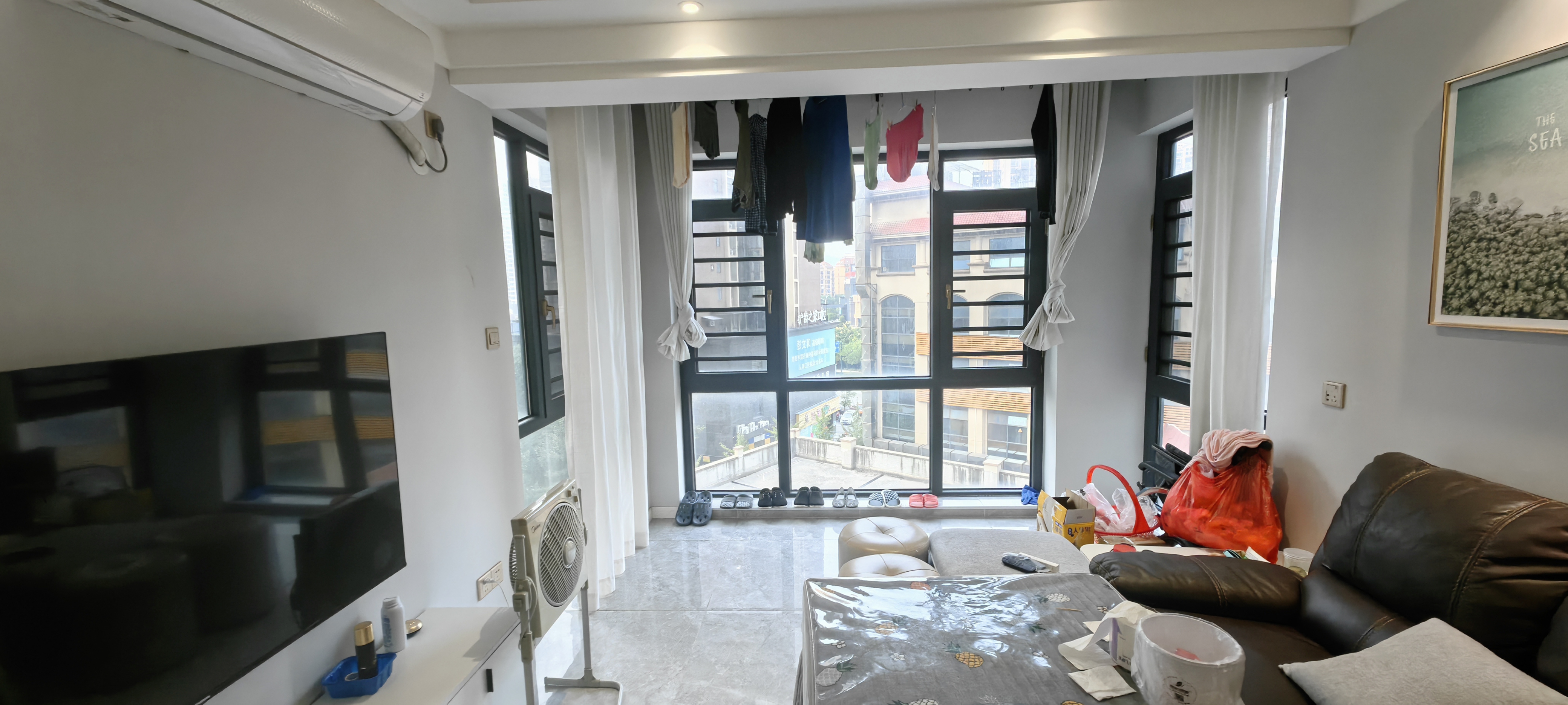 滨江名都  2室1厅1卫    42.8万客厅