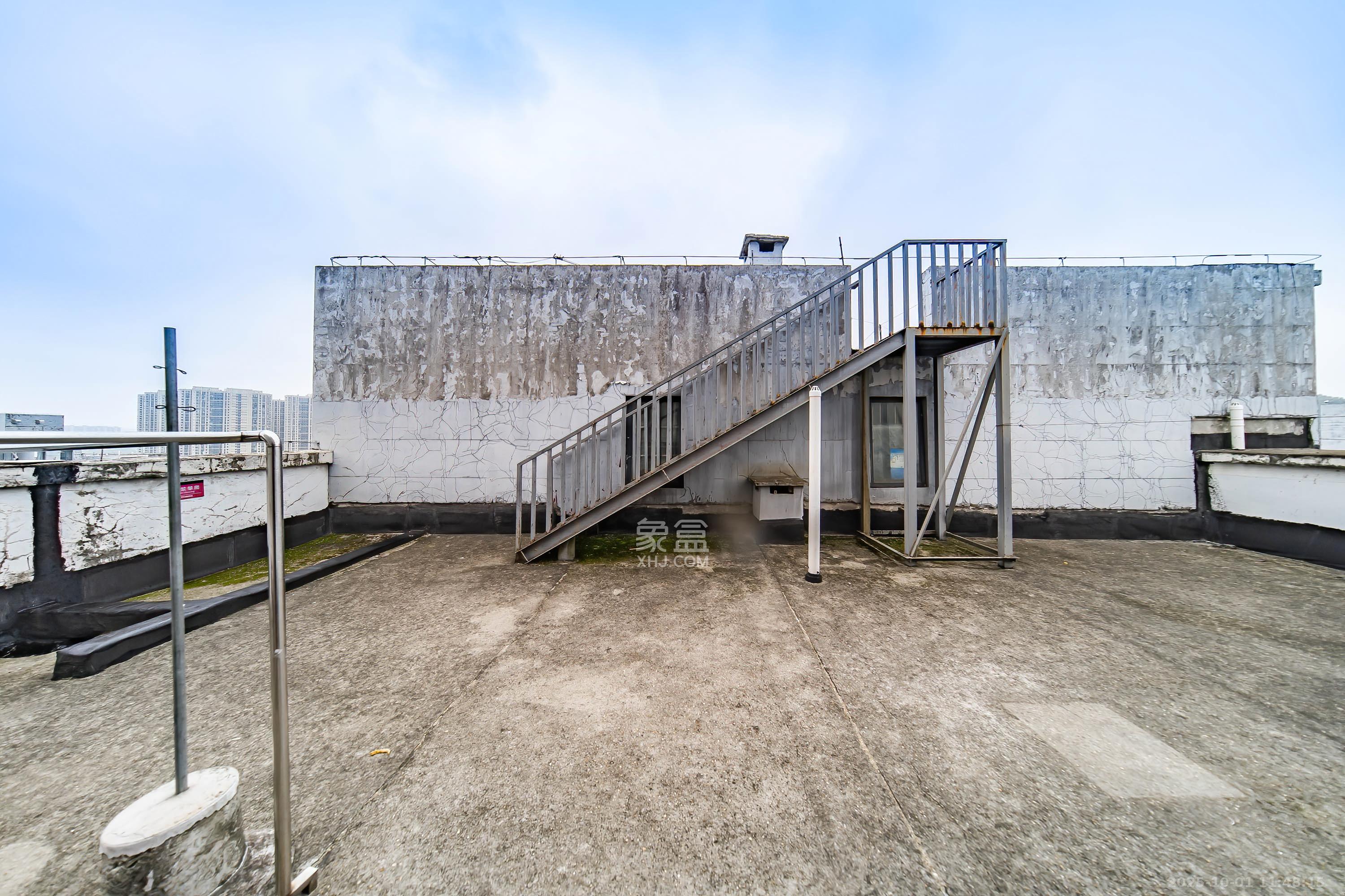 阳光100三期 4室2厅2卫 3600.0元/月 阳光100三期 4室2厅2卫 3600.0元/月室内图