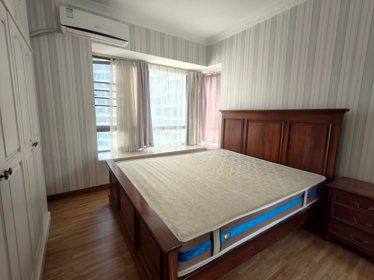 大华锦绣海岸一期 3室2厅2卫 2350.0元/月 大华锦绣海岸一期 3室2厅2卫 2350.0元/月室内图